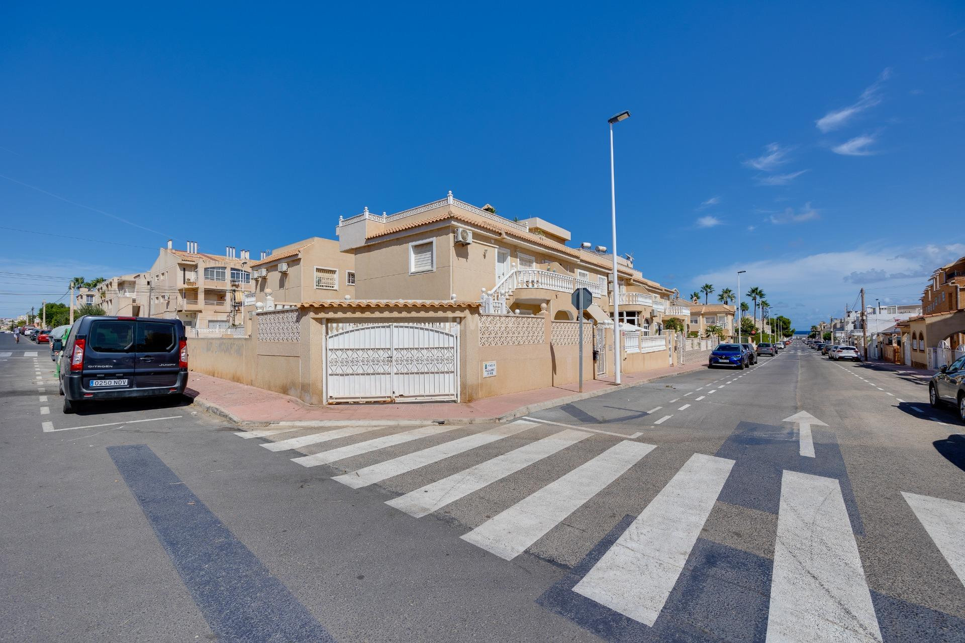 Resale - Bungalow - Torrevieja - Los Frutales