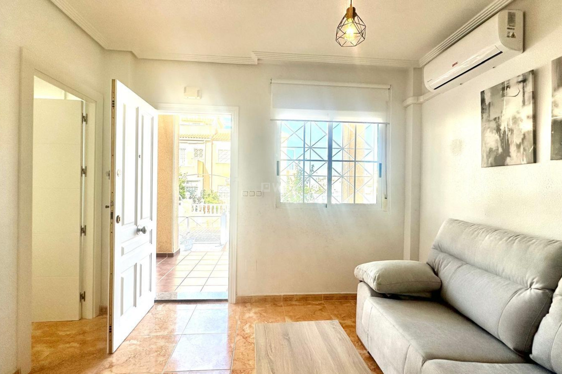 Resale - Bungalow - Torrevieja - Playa de los Locos