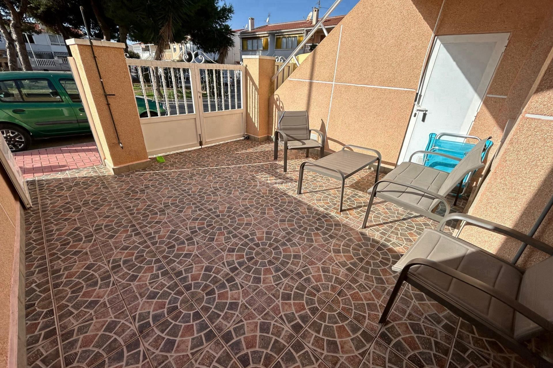 Resale - Bungalow - Torrevieja - Playa De Los Naufragos