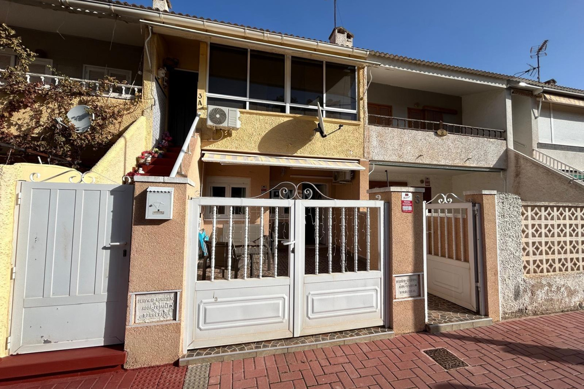 Resale - Bungalow - Torrevieja - Playa De Los Naufragos