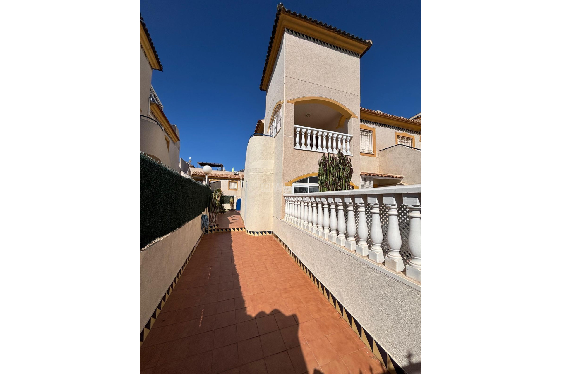 Resale - Bungalow - Torrevieja