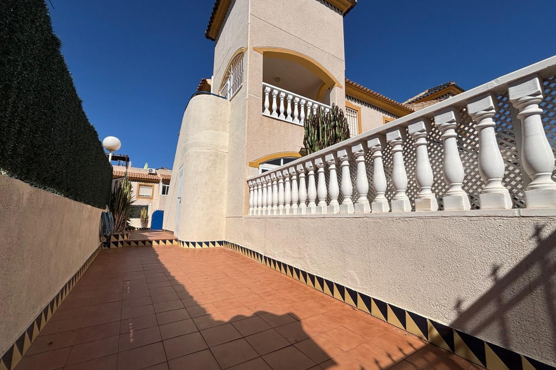 Resale - Bungalow - Torrevieja
