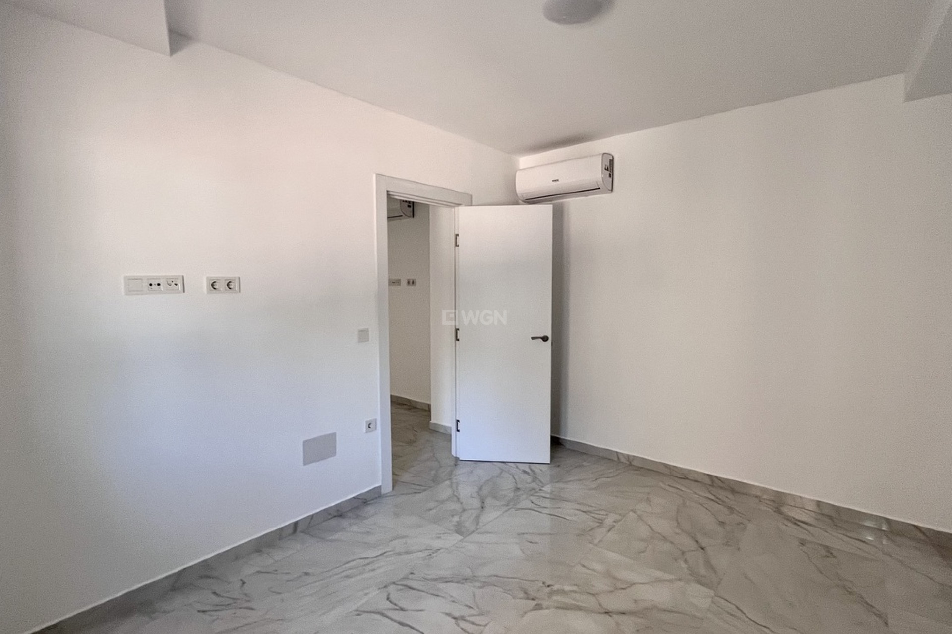 Resale - Bungalow - Torrevieja