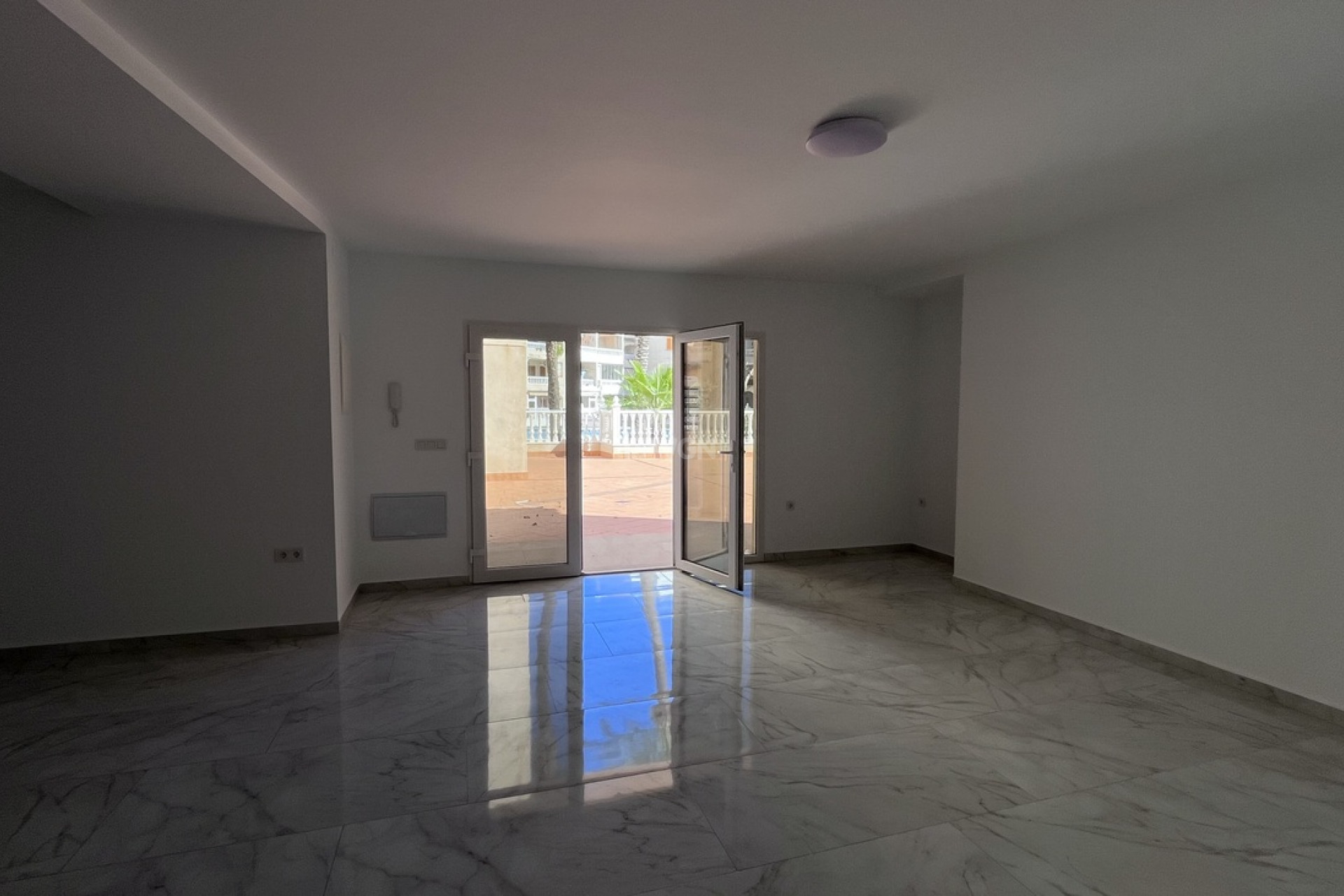 Resale - Bungalow - Torrevieja
