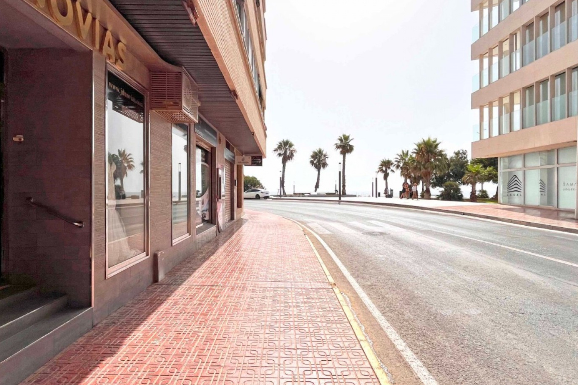 Resale - Commercial - Torrevieja - Costa Blanca