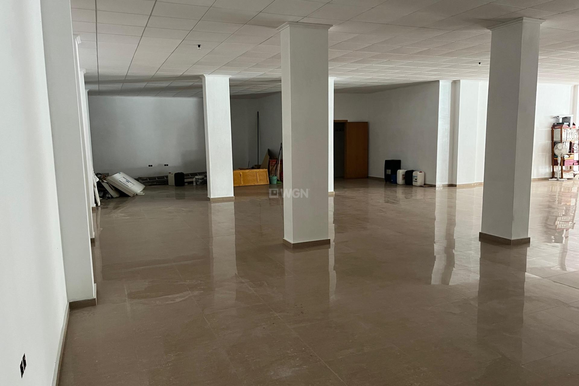 Resale - Commercial - Torrevieja - Playa de los Locos