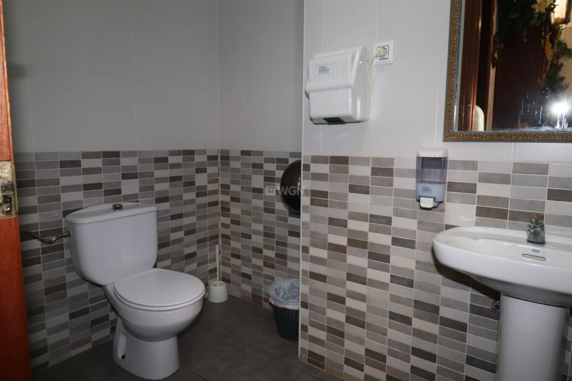 Resale - Commercial - Torrevieja - Playa del Cura