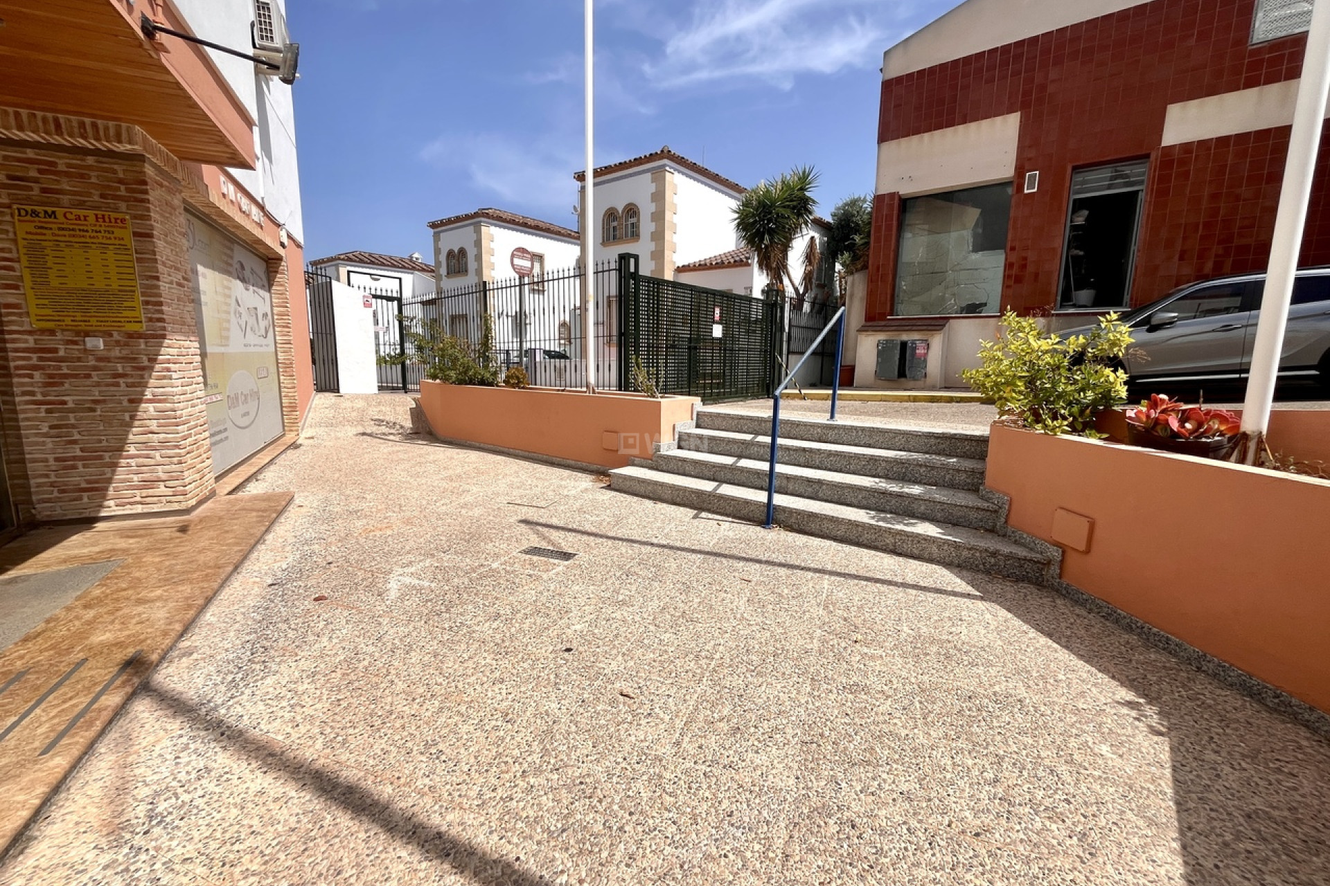 Resale - Commercial - Villamartin - Costa Blanca