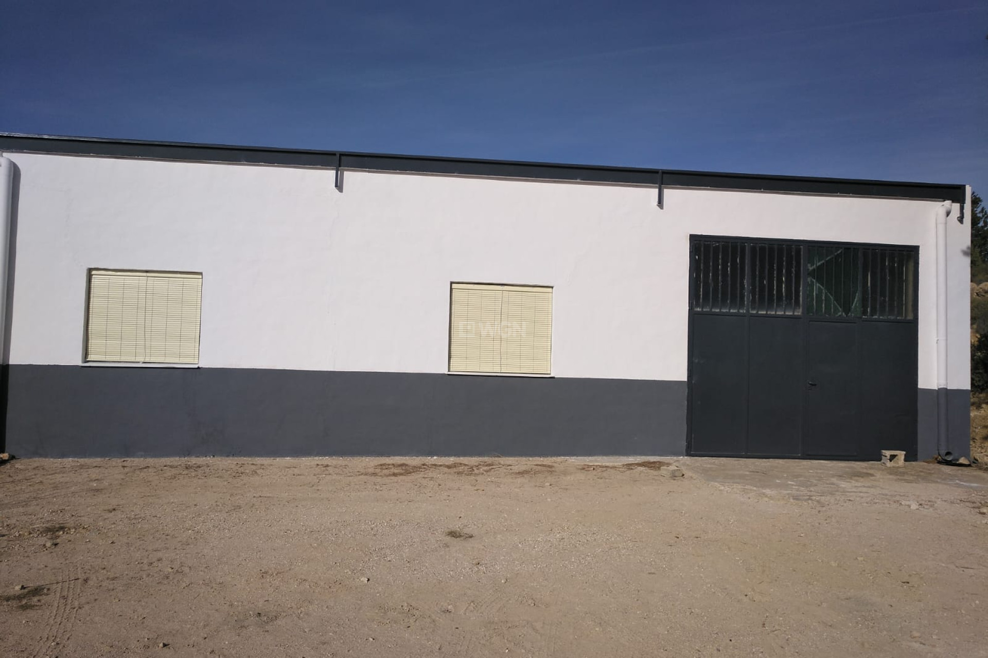 Resale - Commercial - Yecla - Inland