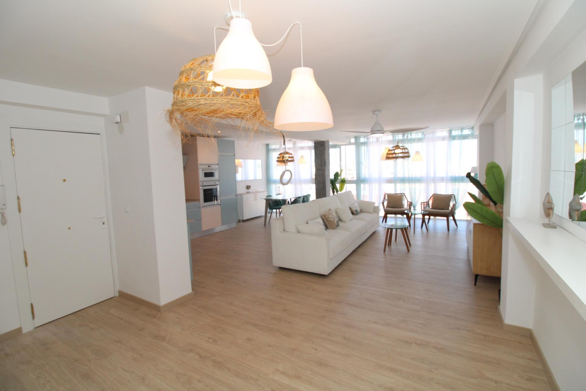 Resale - Penthouse - Lo Pagan - Villananitos