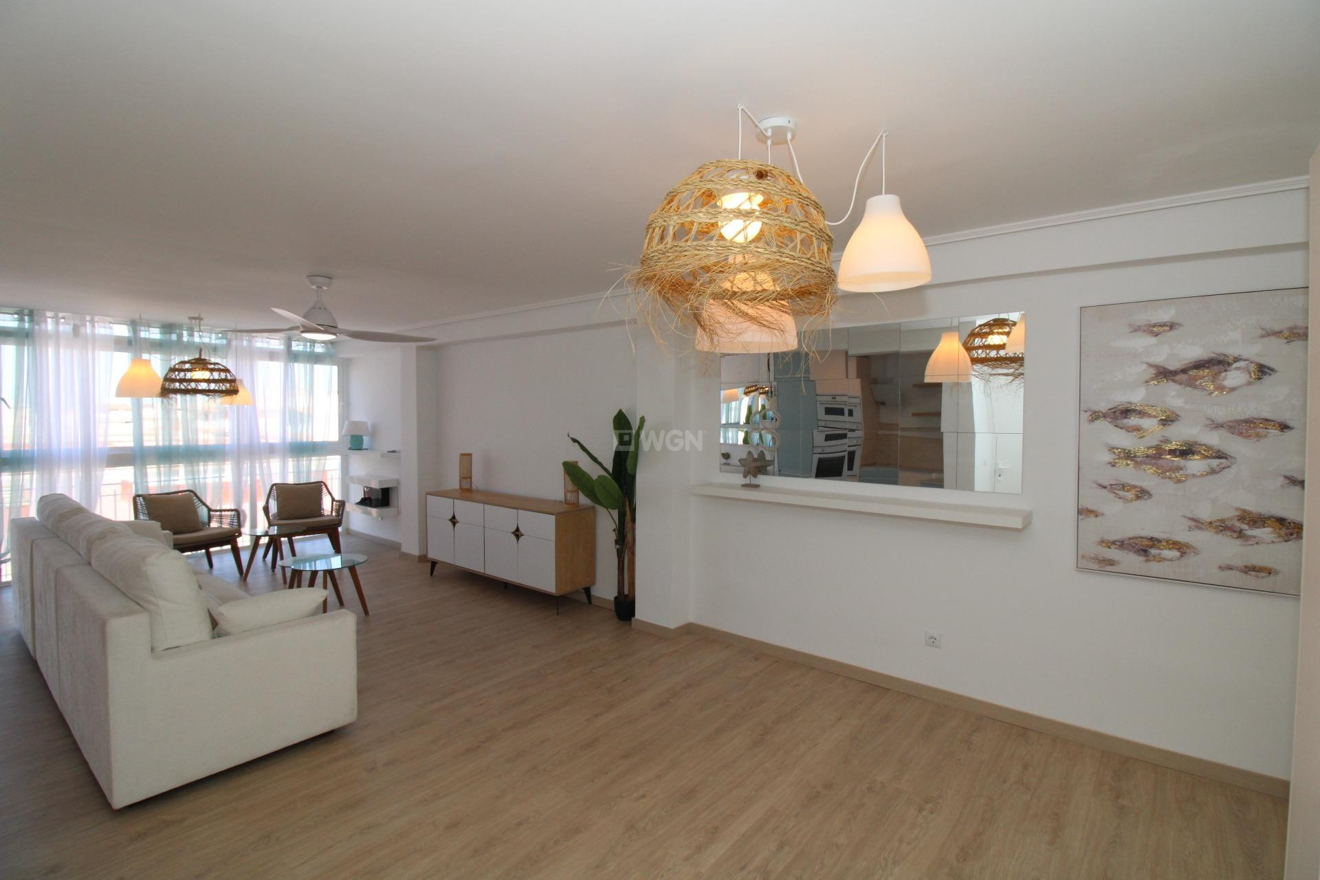 Resale - Penthouse - Lo Pagan - Villananitos