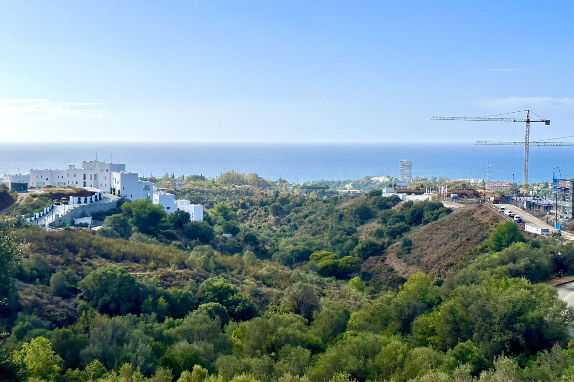 Resale - Plot / Land - Altos de los Monteros - Inland
