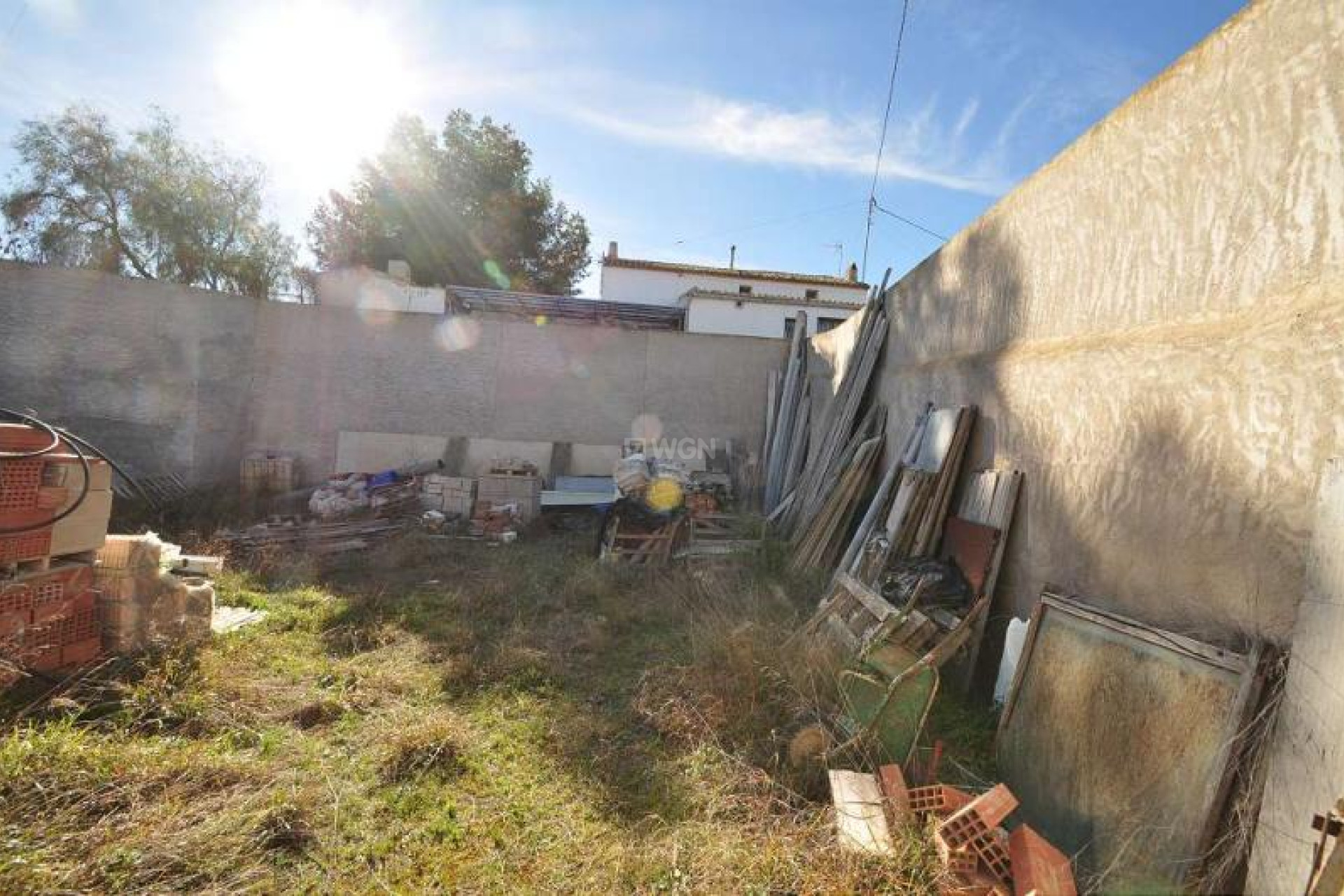 Resale - Plot / Land - Chinorlet - Inland