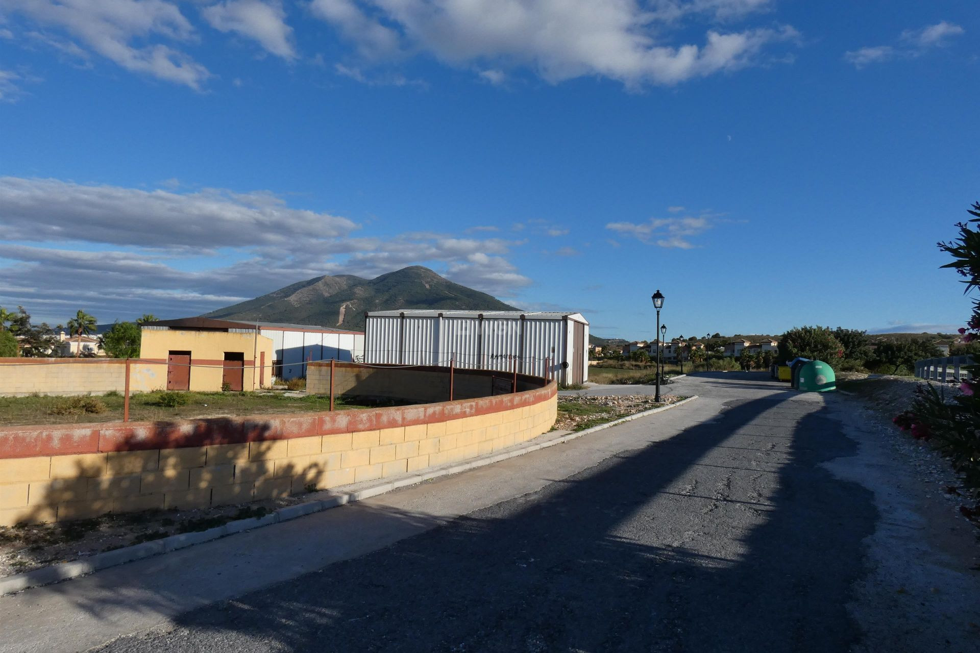 Resale - Plot / Land - Coin - Inland