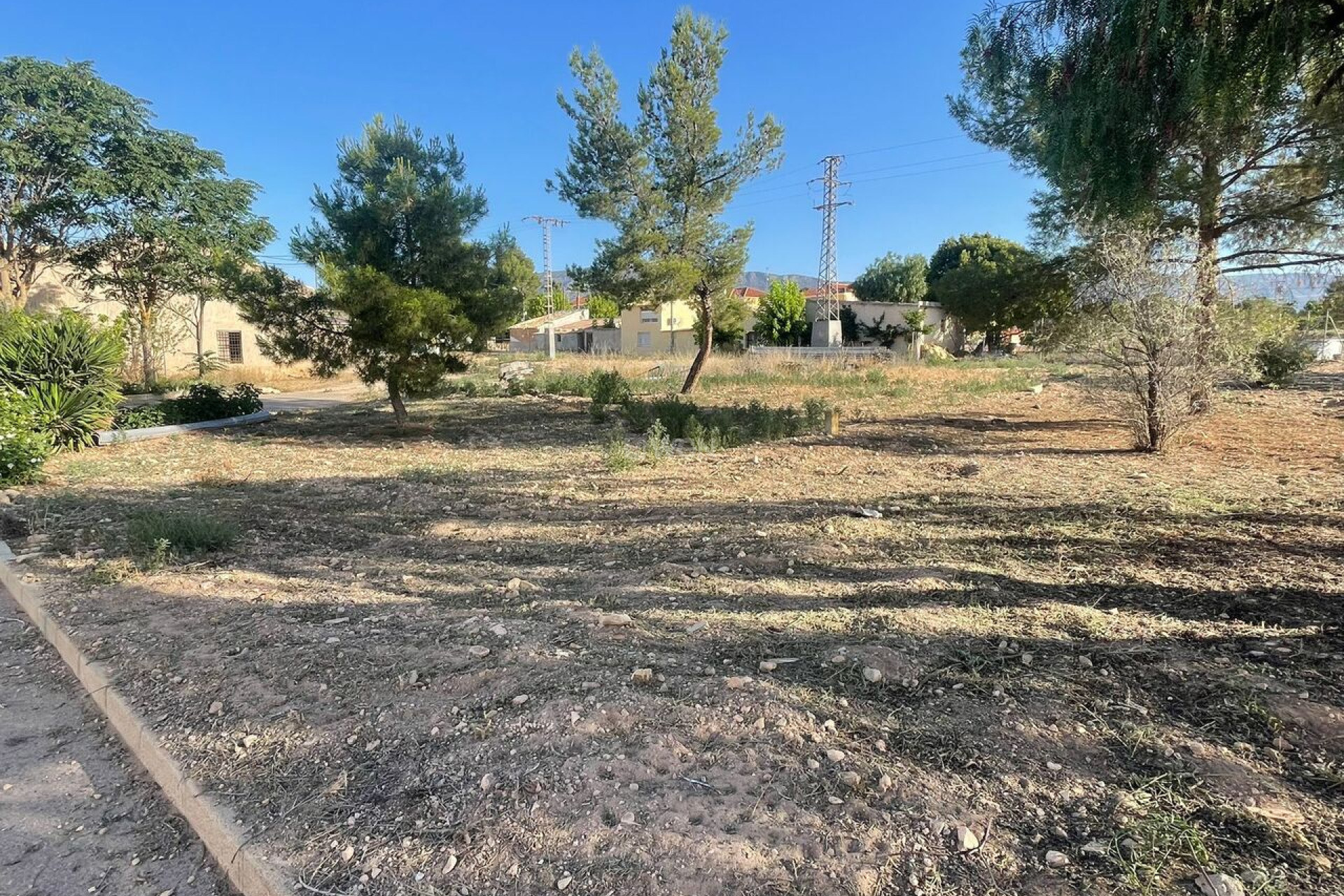 Resale - Plot / Land - Pinoso - Inland