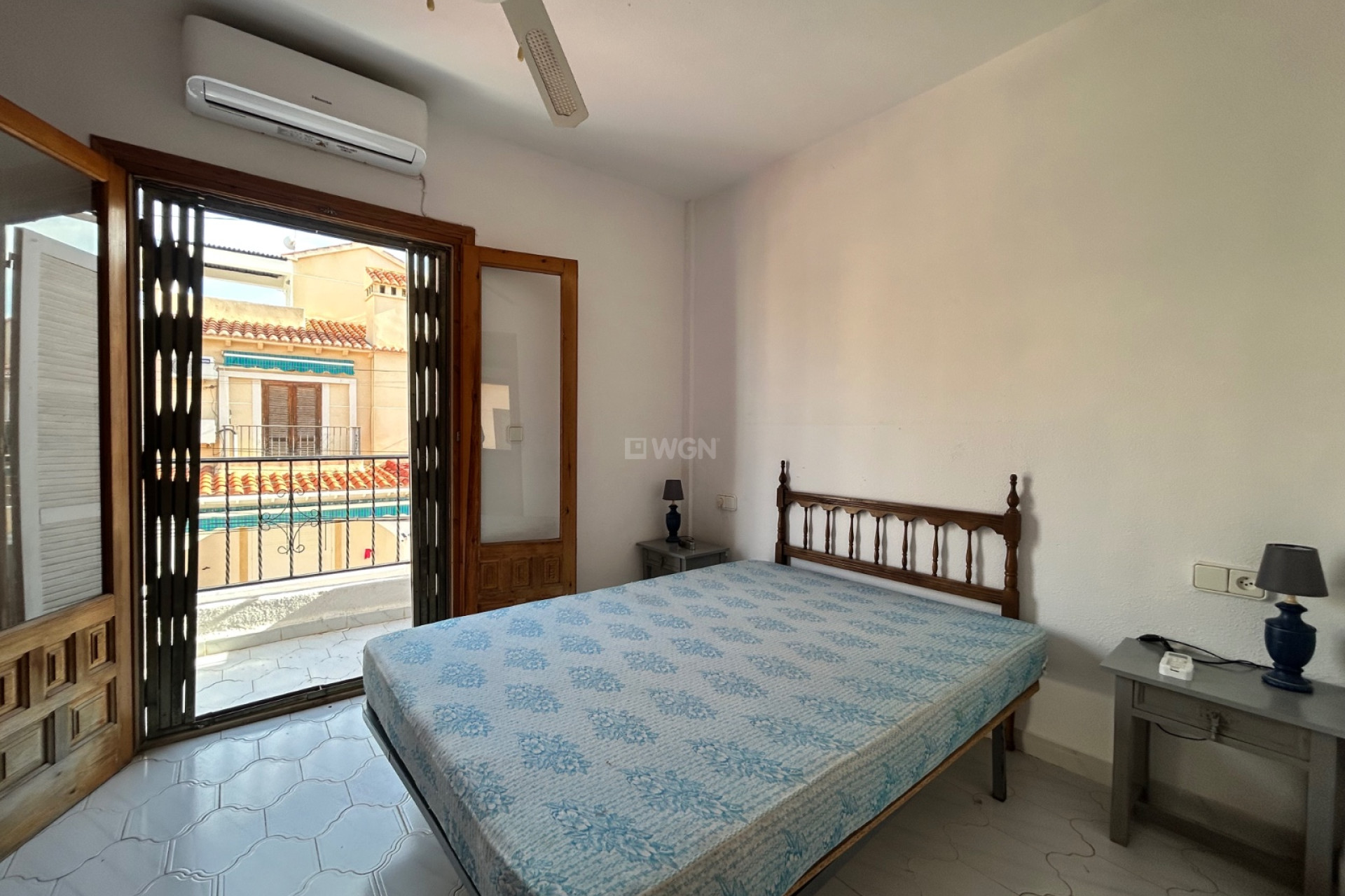 Resale - Townhouse - El Chaparral - Inland