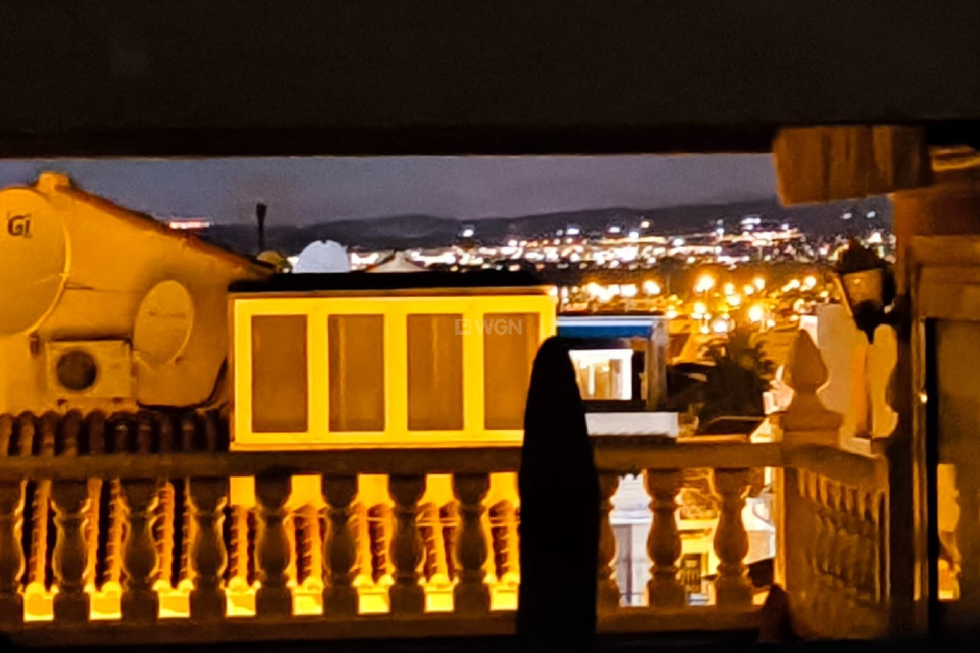 Resale - Townhouse - El Chaparral - Inland