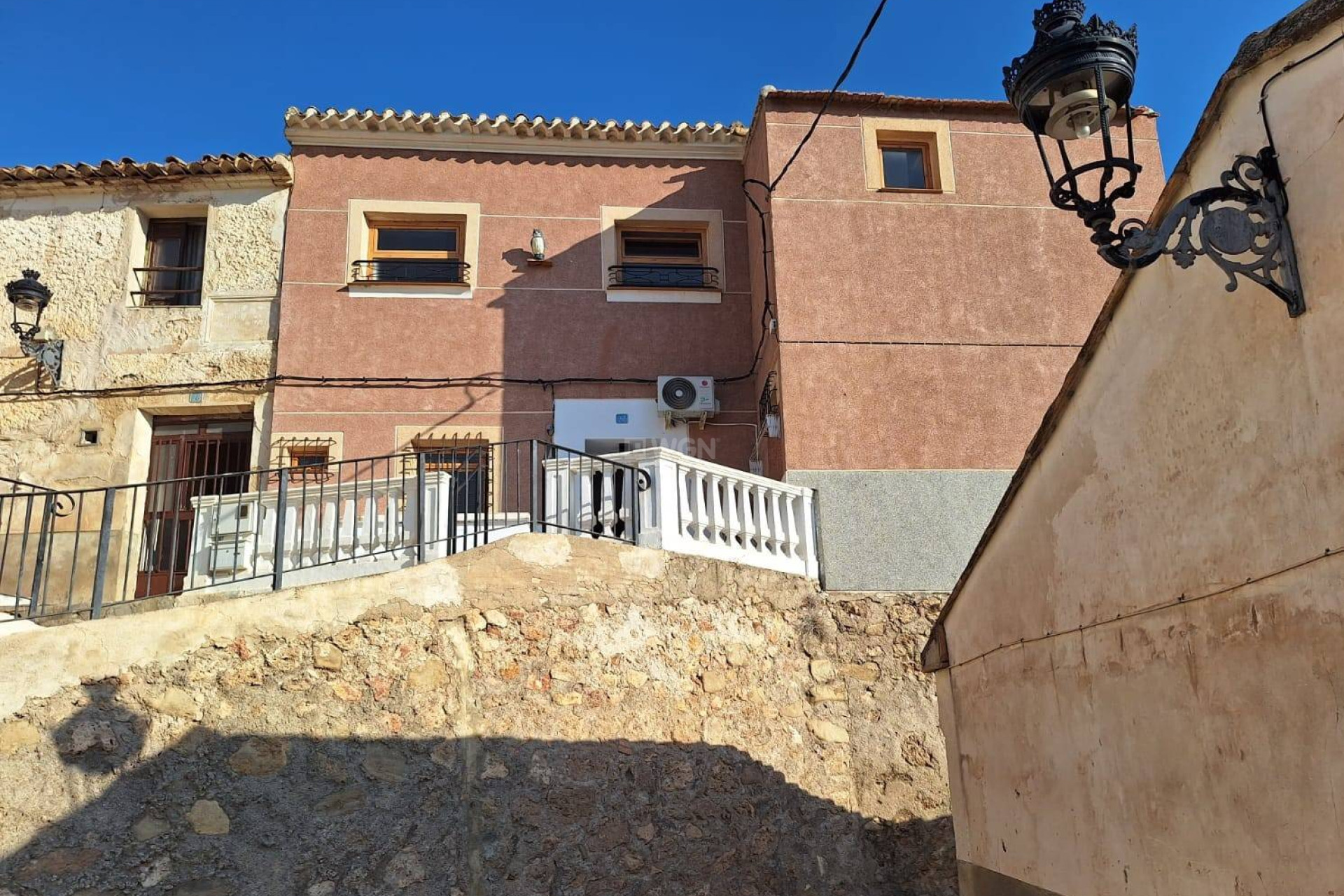 Resale - Townhouse - Mula - Baños De Mula