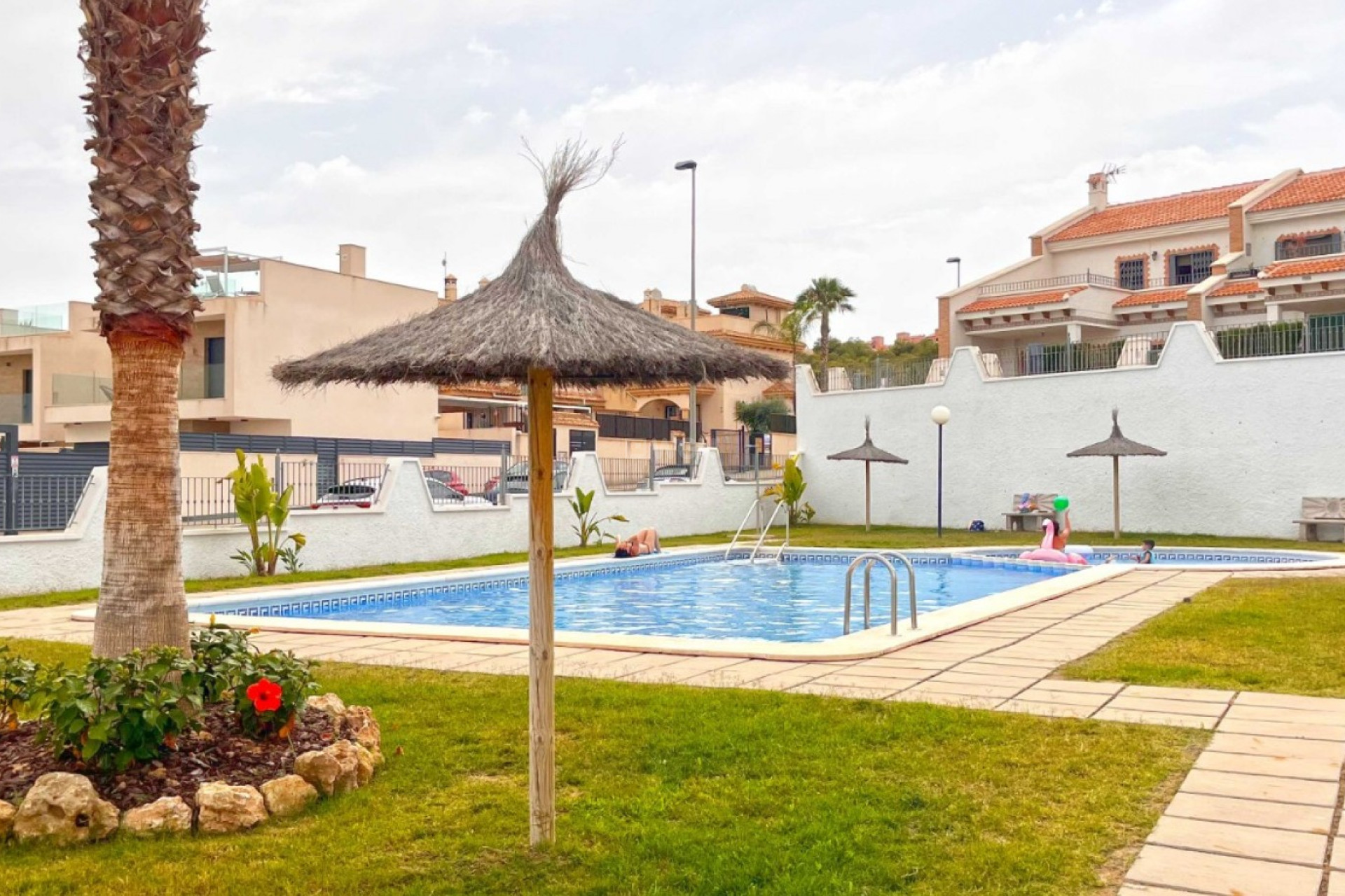 Resale - Townhouse - San Miguel de Salinas - Inland