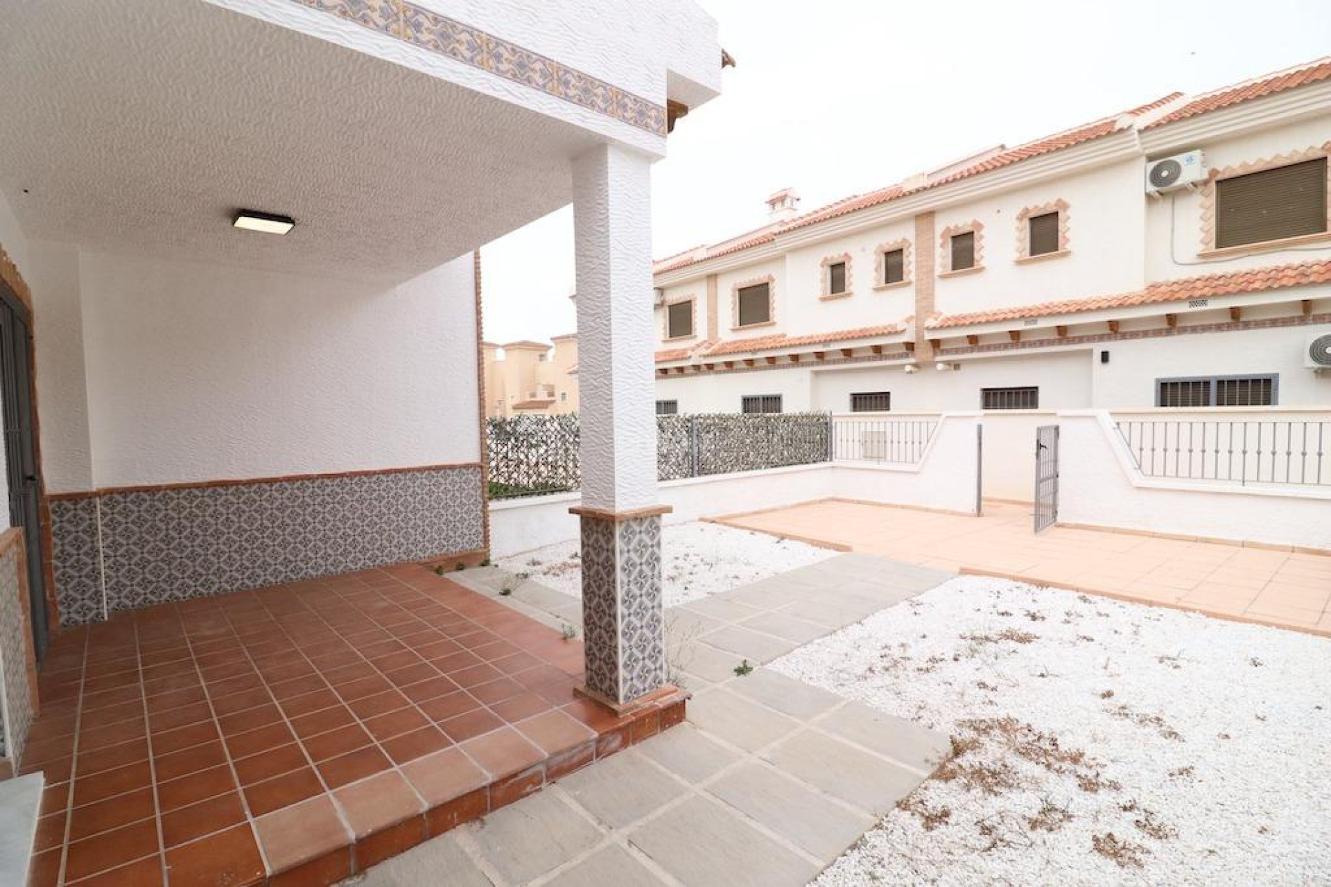 Resale - Townhouse - San Miguel de Salinas - Inland