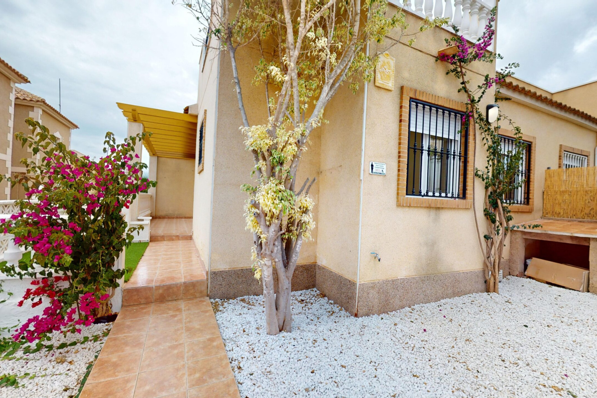 Resale - Townhouse - San Miguel de Salinas - Inland