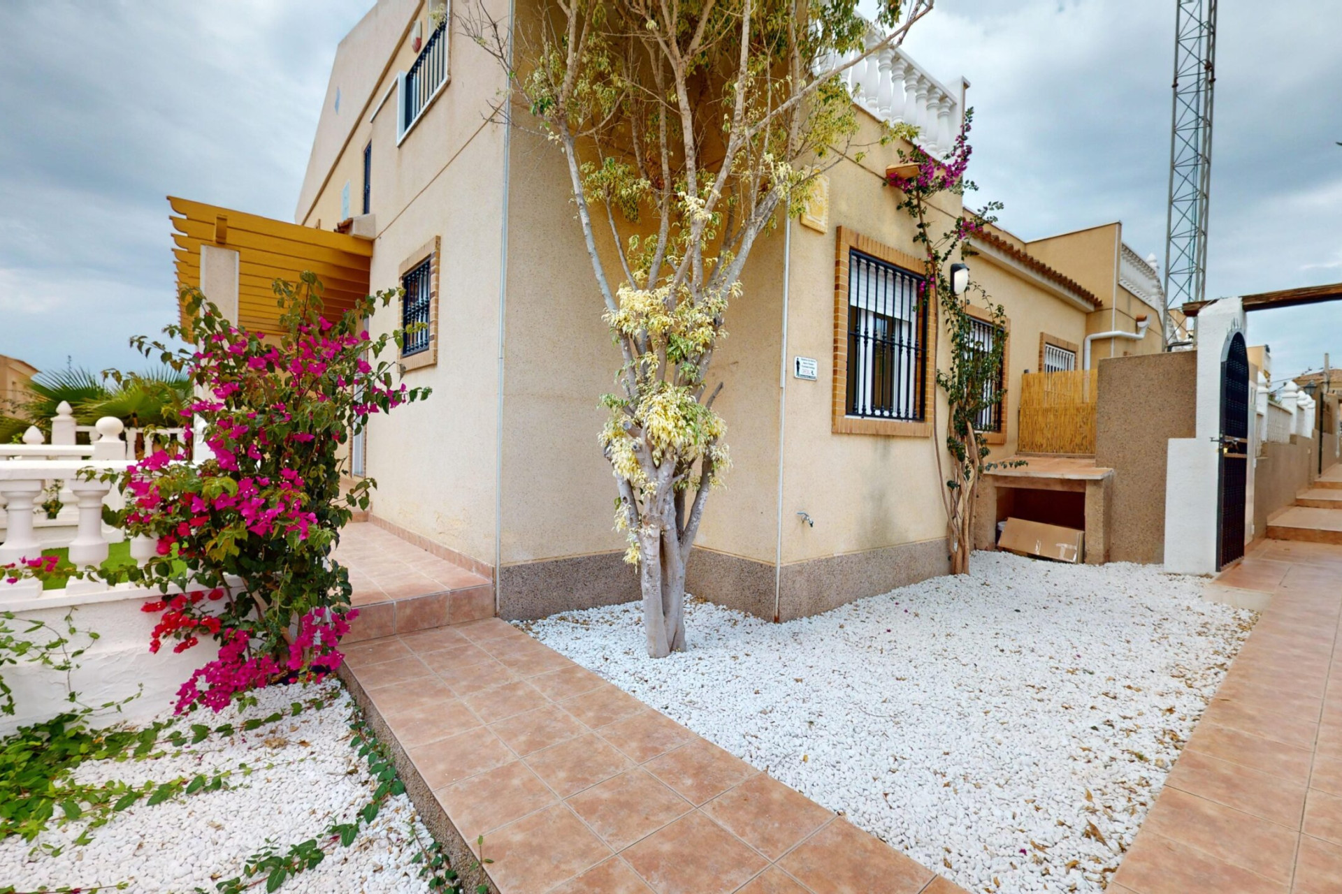 Resale - Townhouse - San Miguel de Salinas - Inland