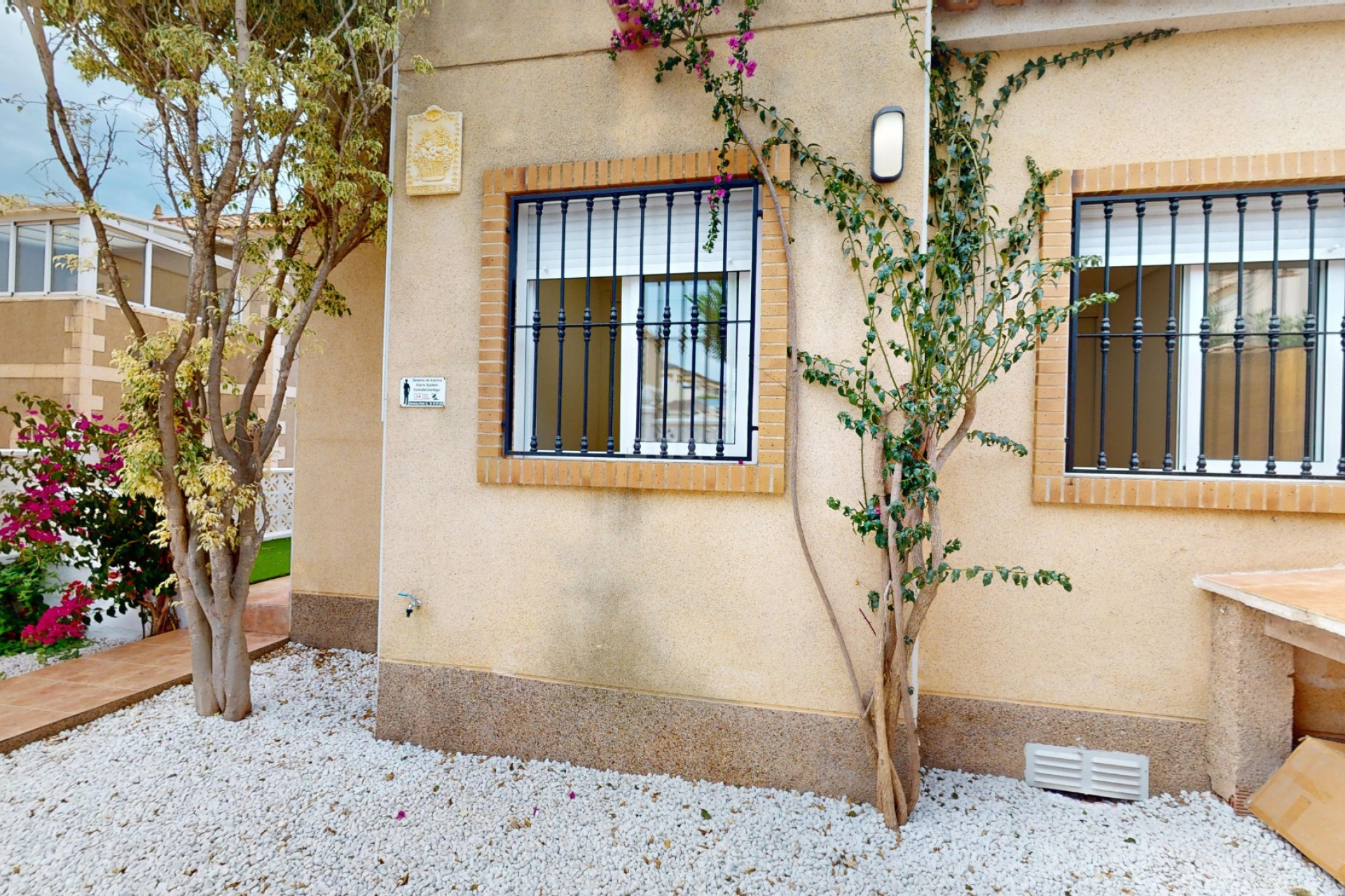 Resale - Townhouse - San Miguel de Salinas - Inland