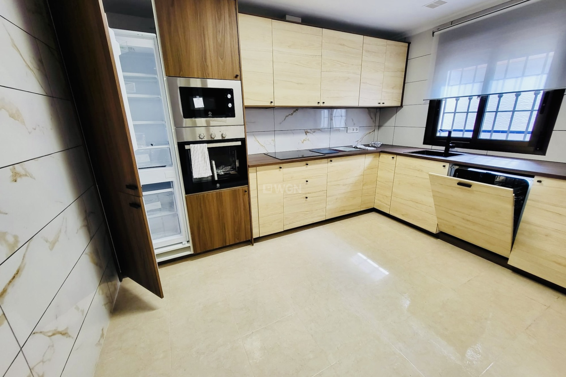 Resale - Townhouse - San Miguel de Salinas - Inland