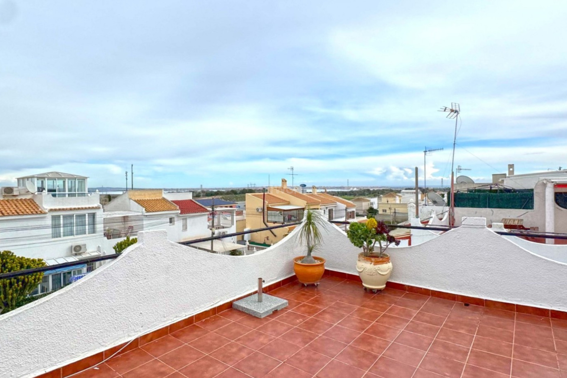Resale - Townhouse - San Miguel de Salinas - Inland