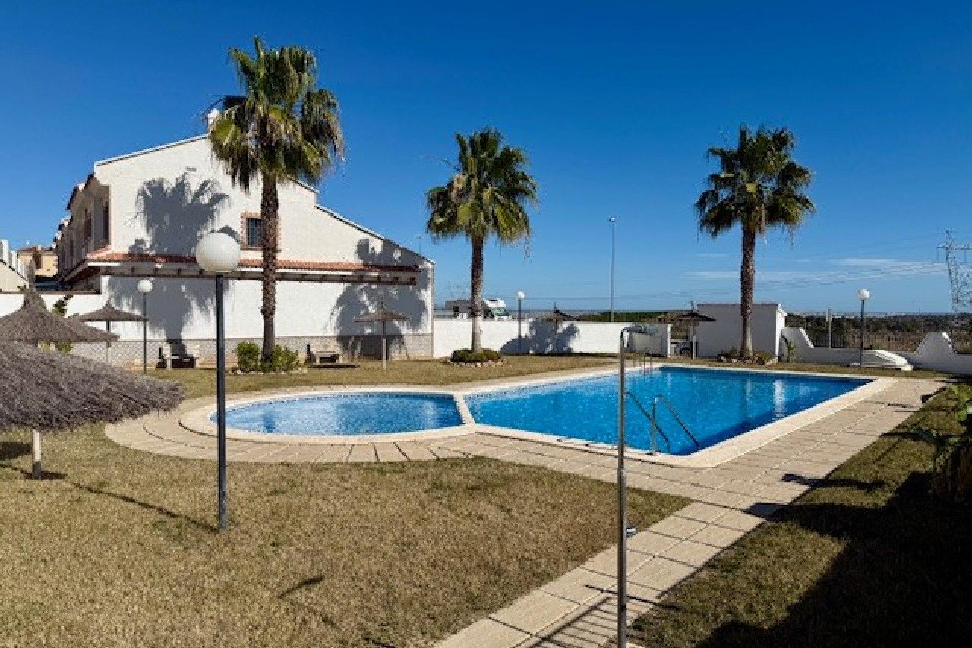 Resale - Townhouse - San Miguel de Salinas - Inland