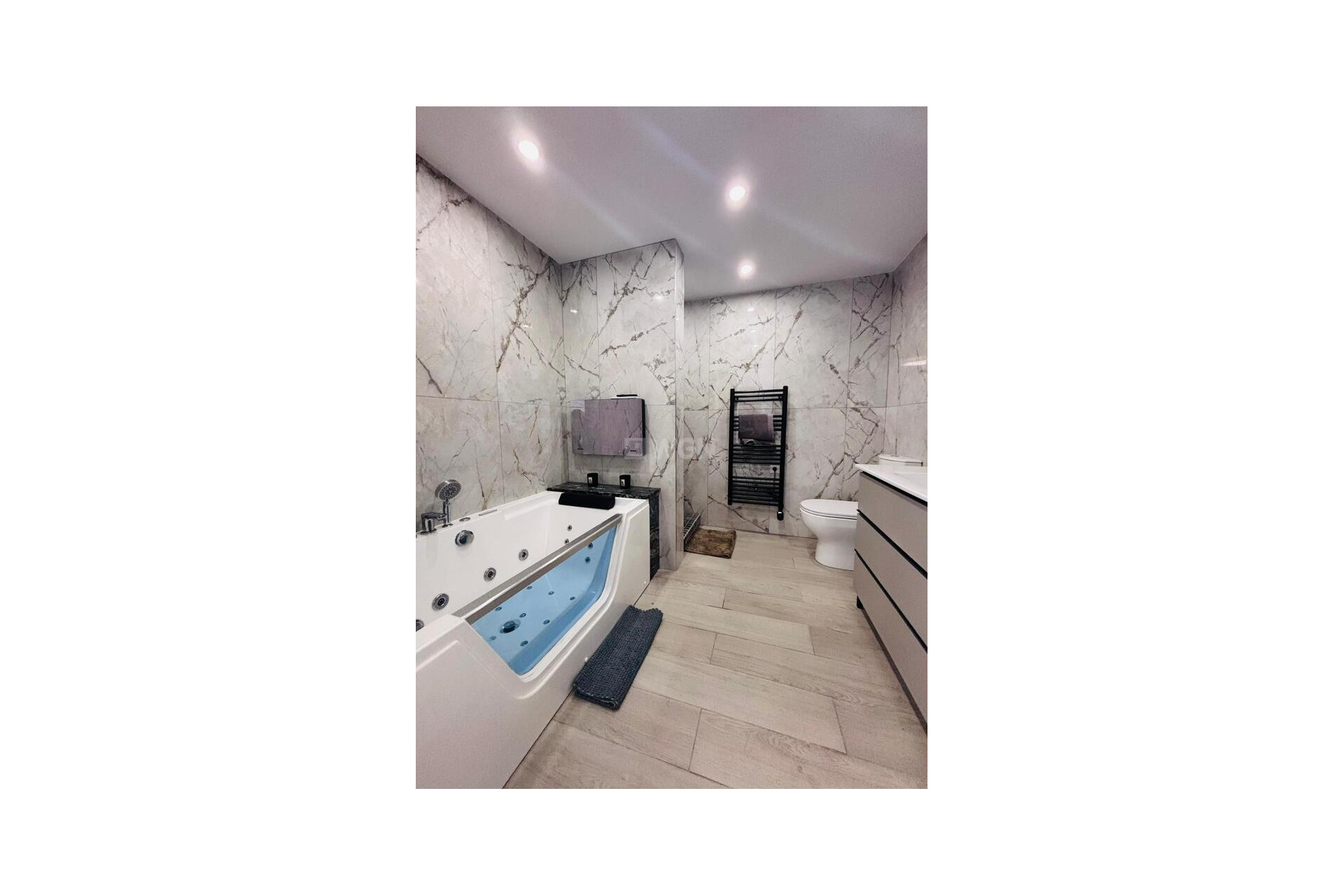 Resale - Townhouse - San Miguel de Salinas - Inland