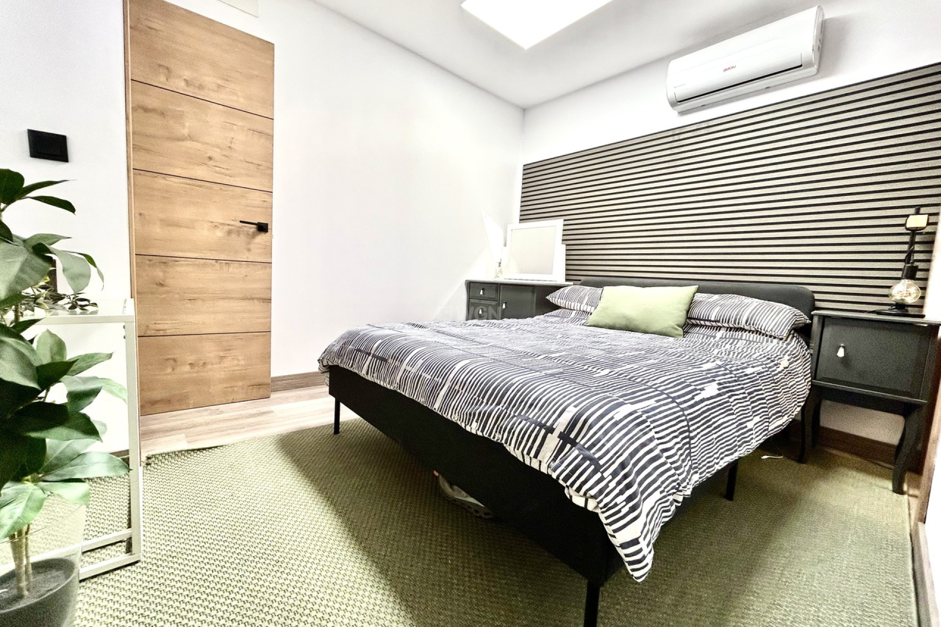 Resale - Townhouse - San Miguel de Salinas - Inland