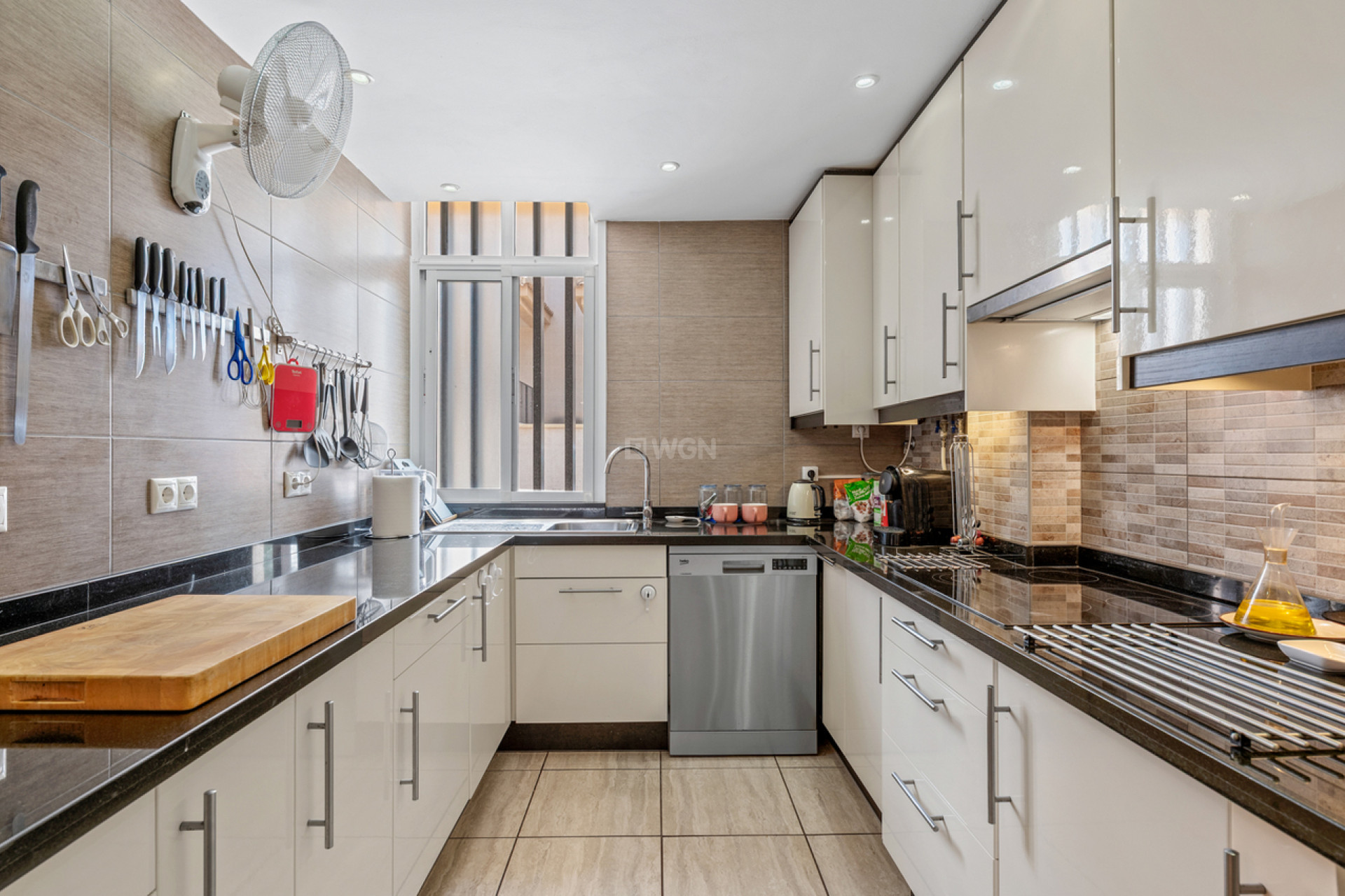 Resale - Townhouse - San Miguel de Salinas - Inland