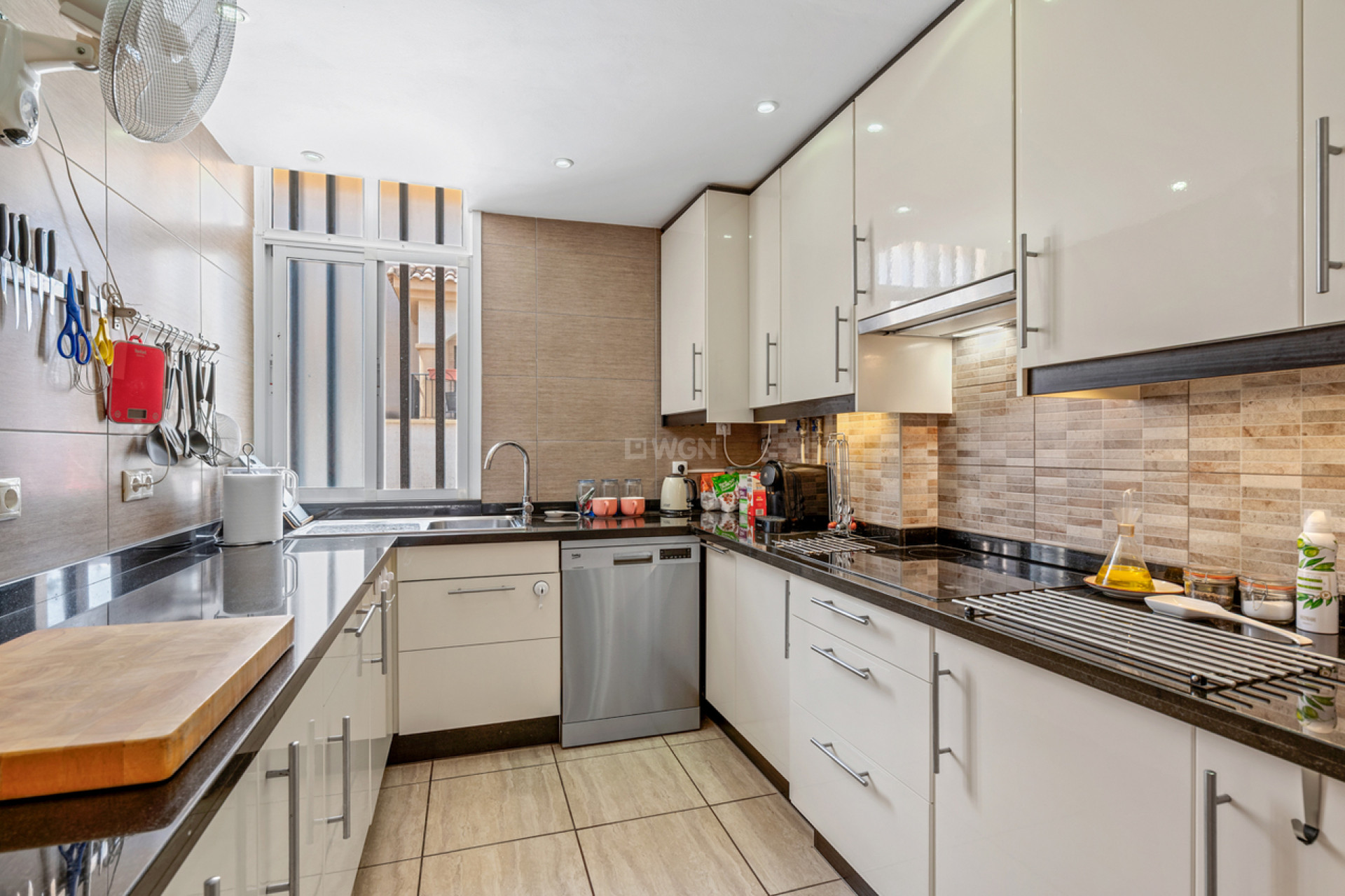 Resale - Townhouse - San Miguel de Salinas - Inland