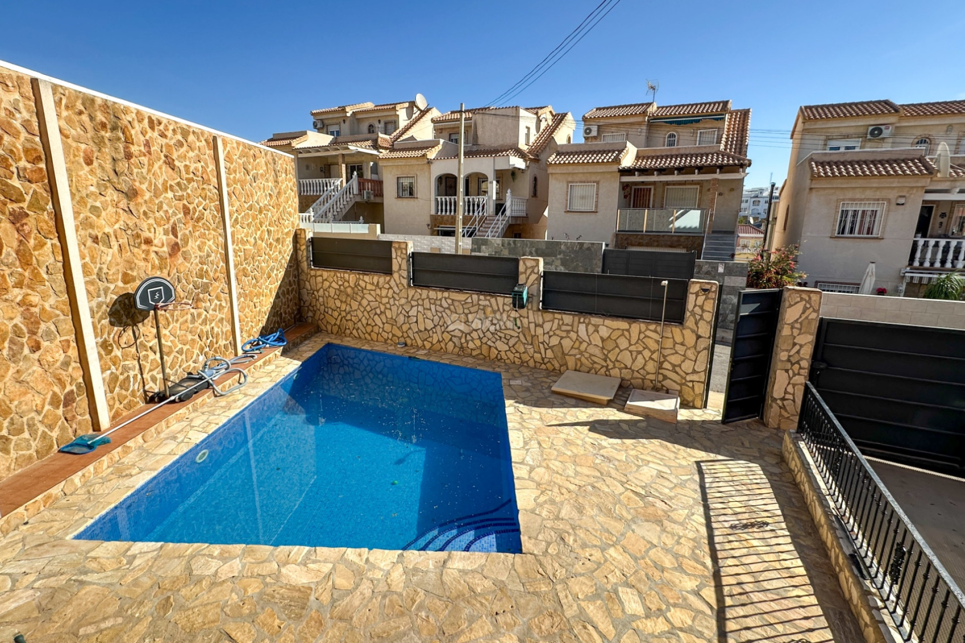 Resale - Townhouse - San Miguel de Salinas - Inland