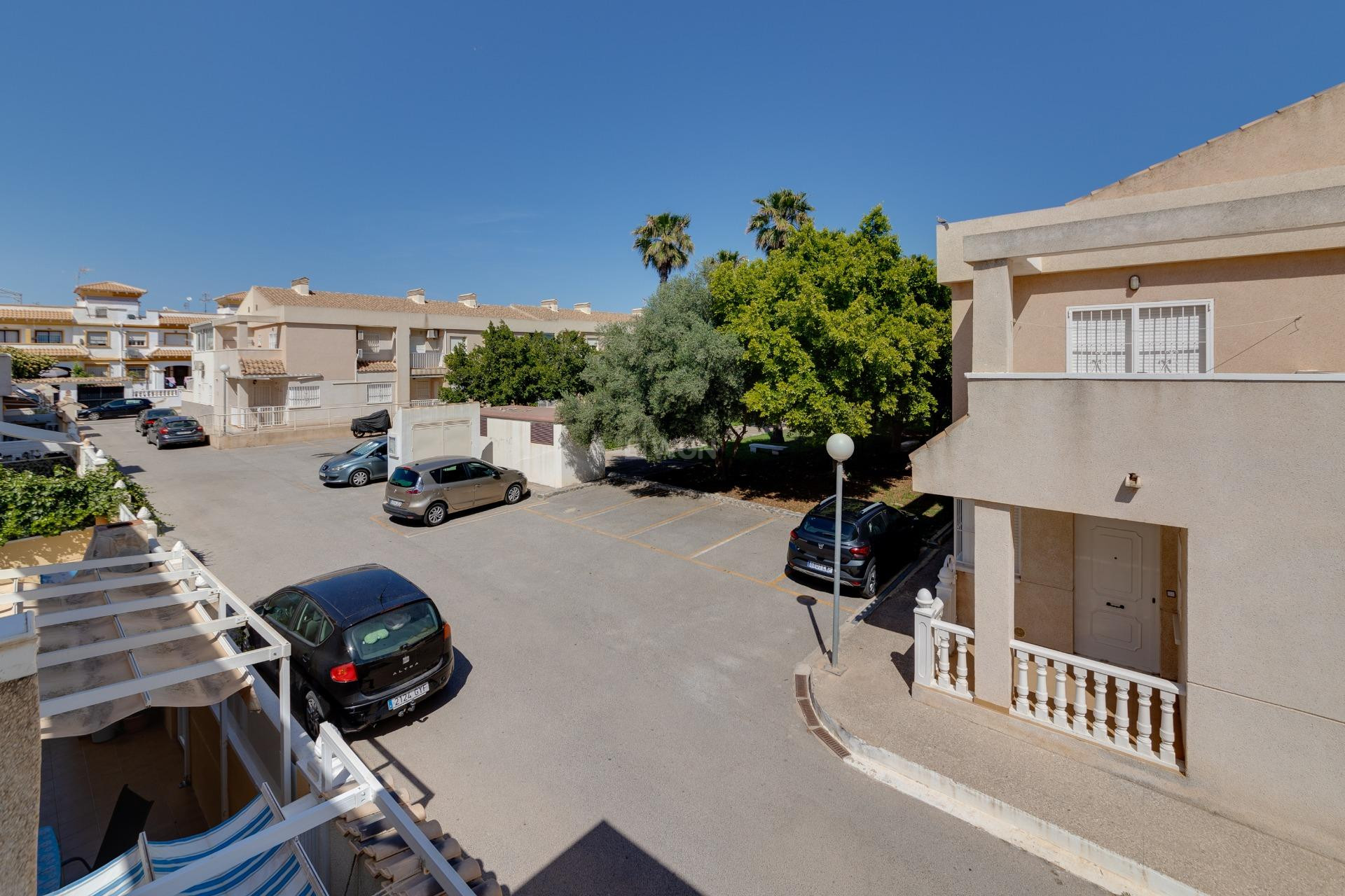 Resale - Townhouse - Torrevieja - Aguas Nuevas 2