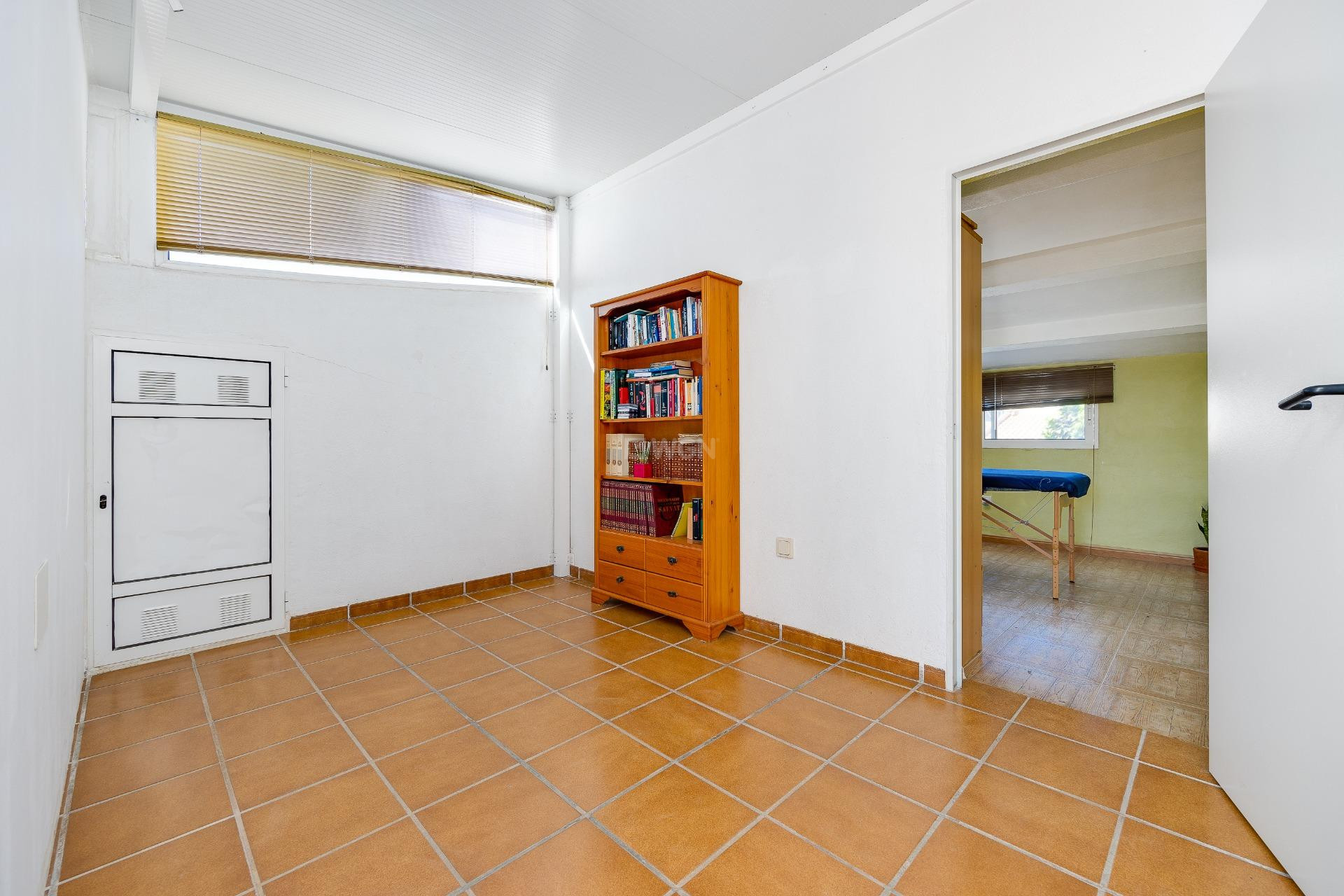 Resale - Townhouse - Torrevieja - Aguas Nuevas 2