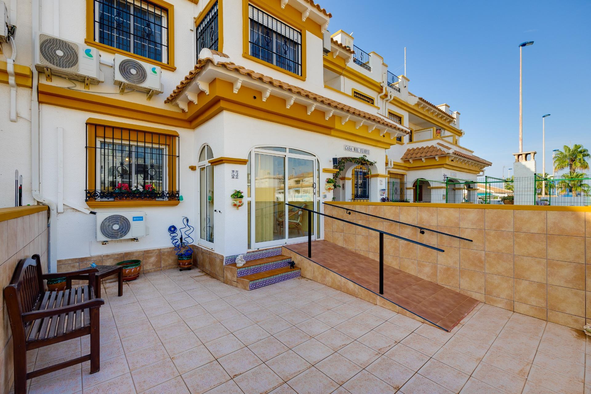 Resale - Townhouse - Torrevieja - Aguas Nuevas 2