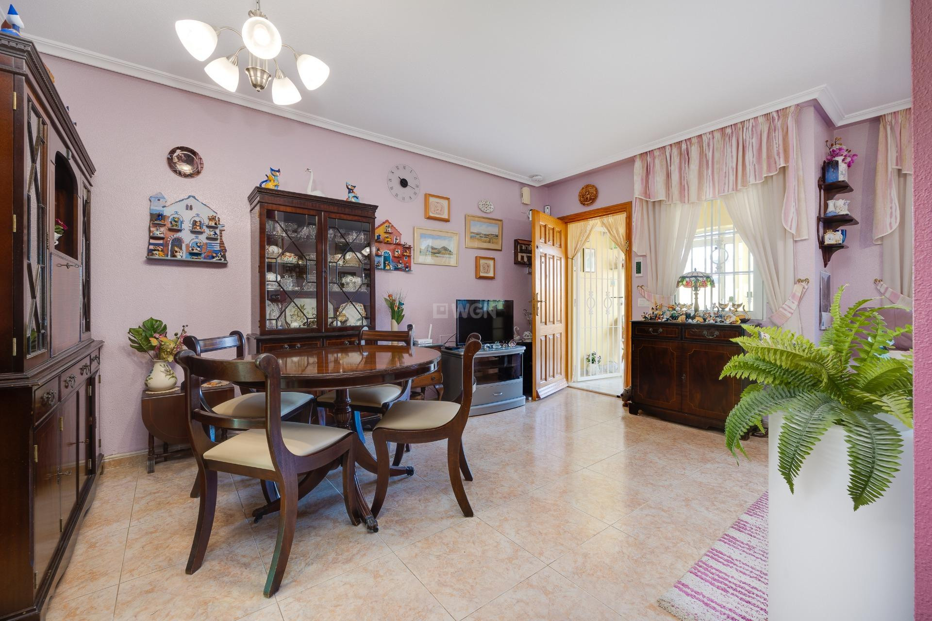 Resale - Townhouse - Torrevieja - Aguas Nuevas 2