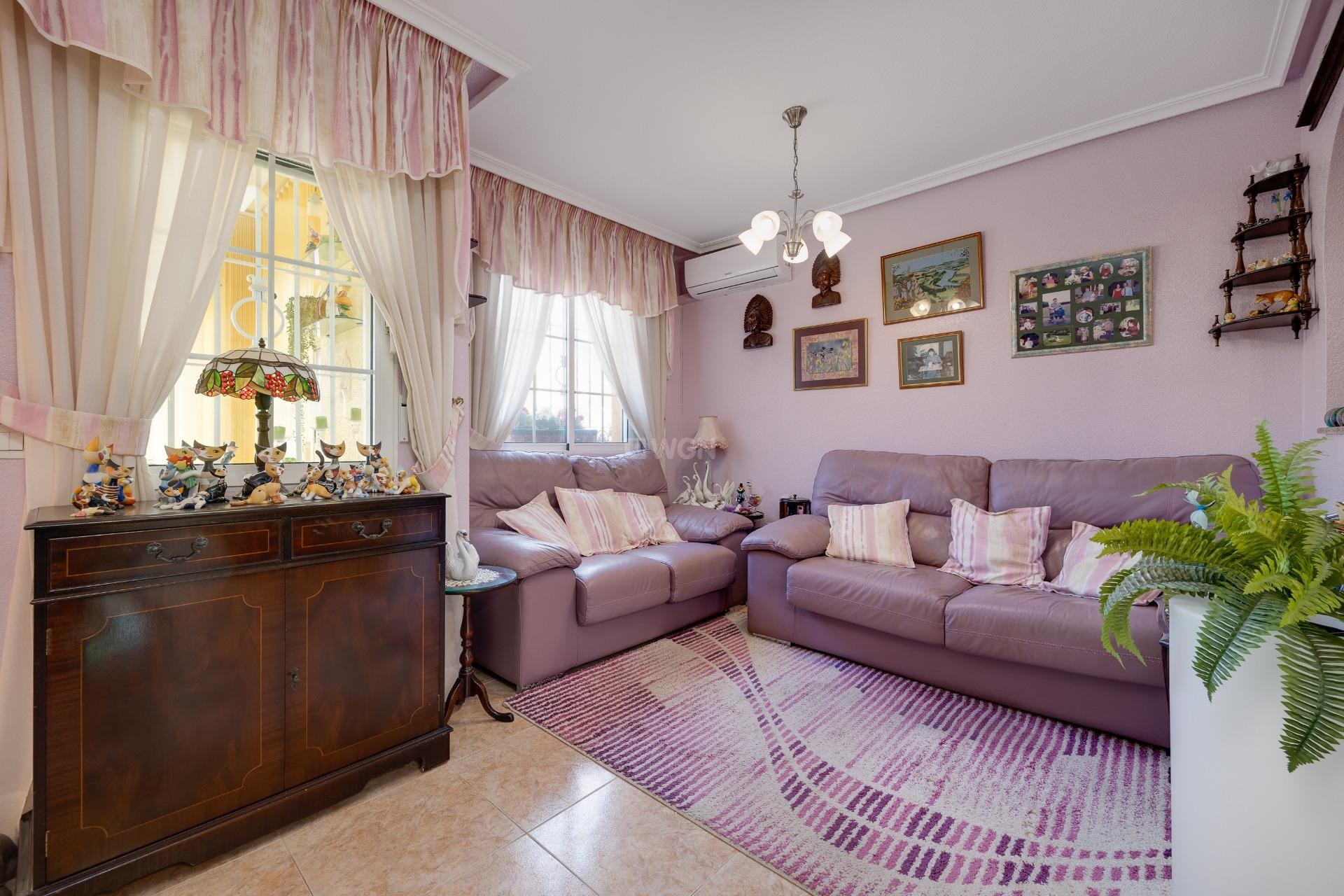 Resale - Townhouse - Torrevieja - Aguas Nuevas 2