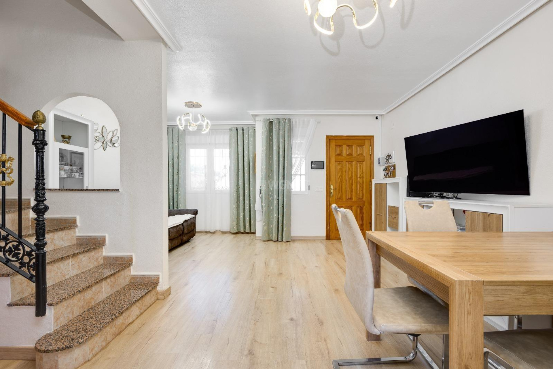 Resale - Townhouse - Torrevieja - aguas nuevas