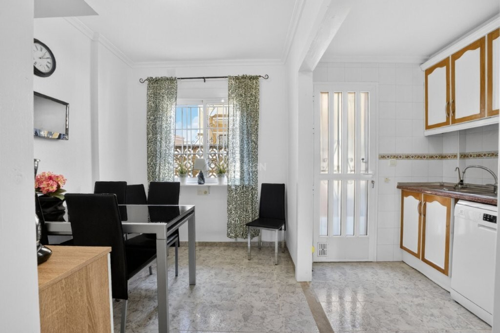 Resale - Townhouse - Torrevieja - aguas nuevas