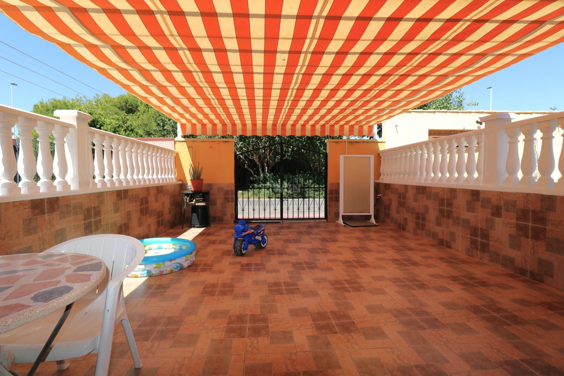 Resale - Townhouse - Torrevieja - Playa De Los Naufragos