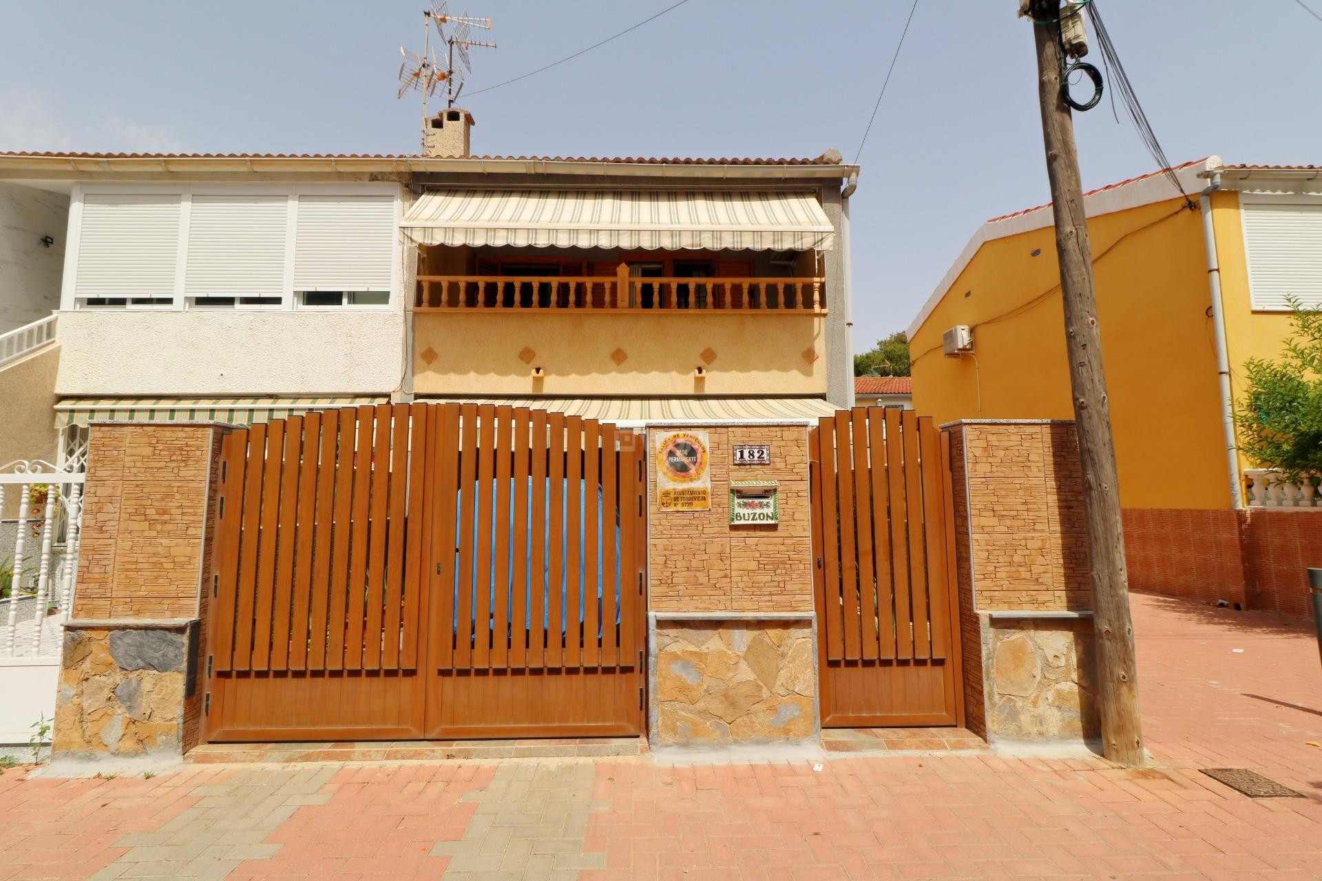 Resale - Townhouse - Torrevieja - Playa De Los Naufragos
