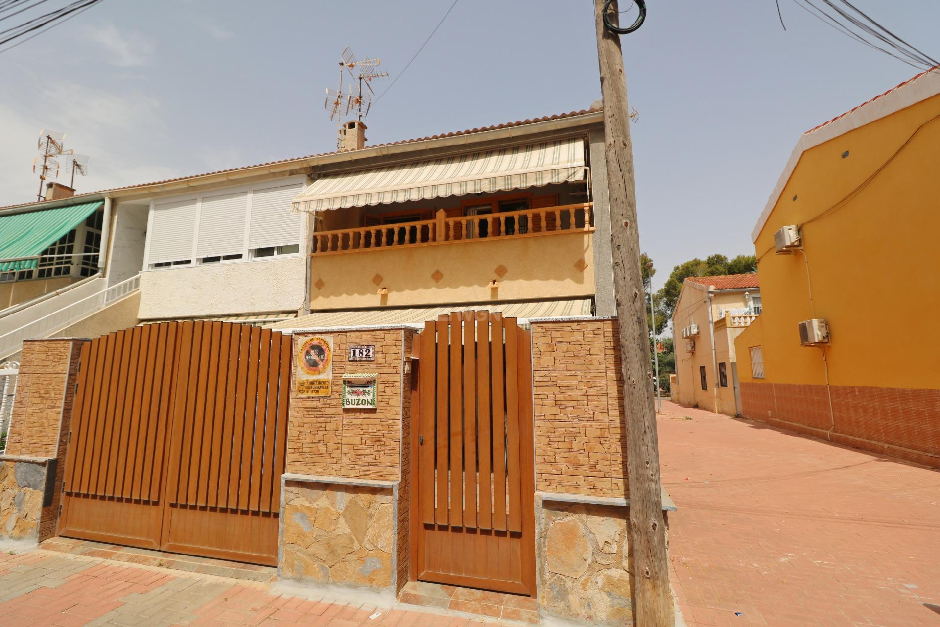 Resale - Townhouse - Torrevieja - Playa De Los Naufragos