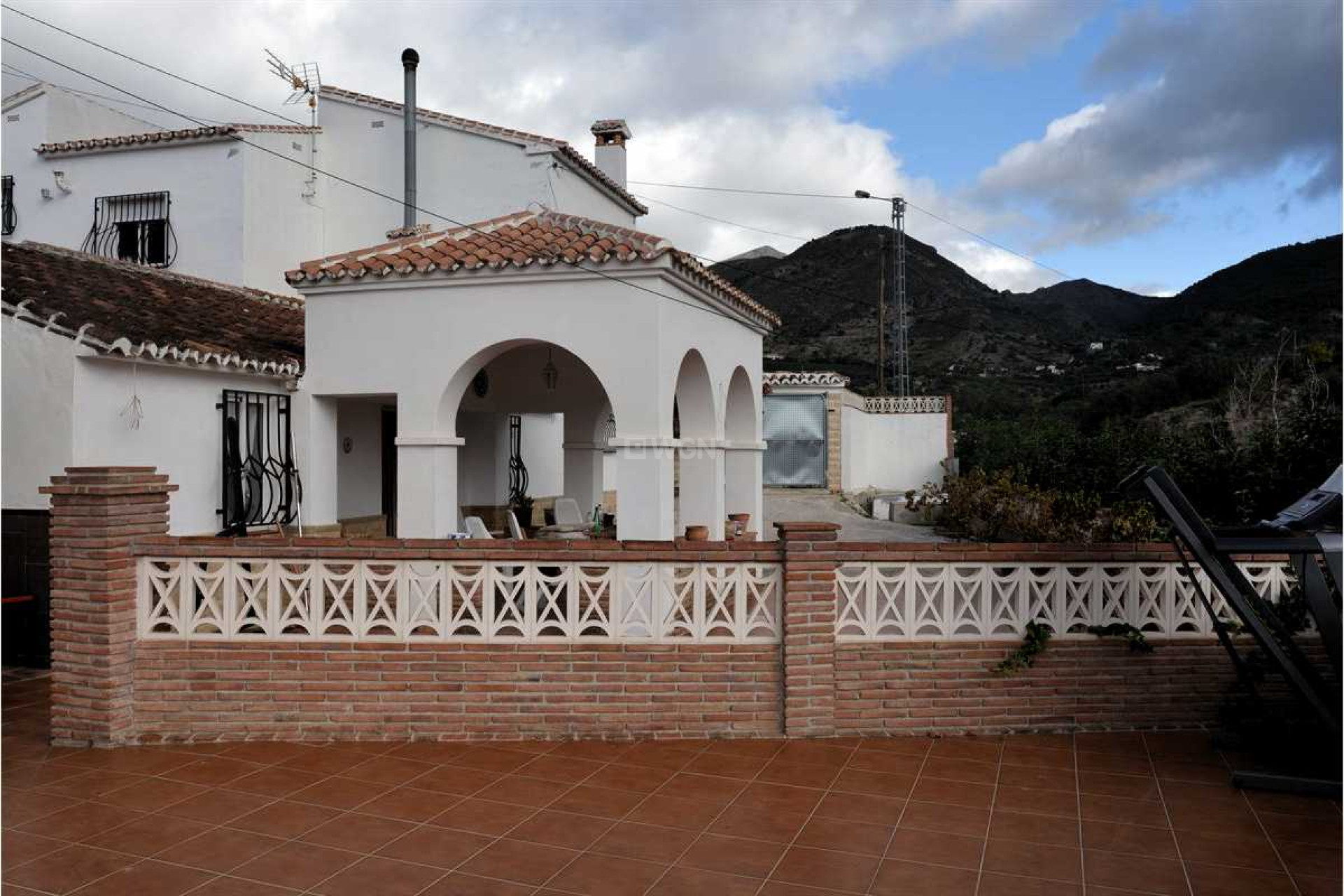 Resale - Villa - Alcaucín - Inland