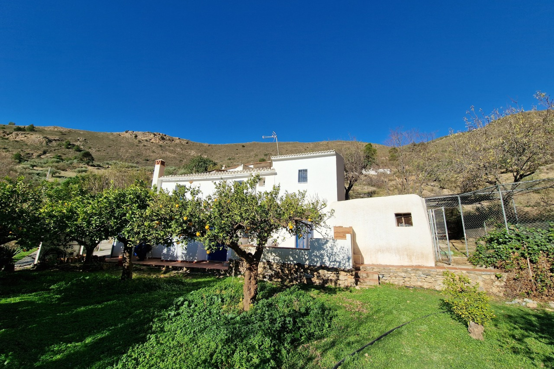 Resale - Villa - Alcaucín - Inland