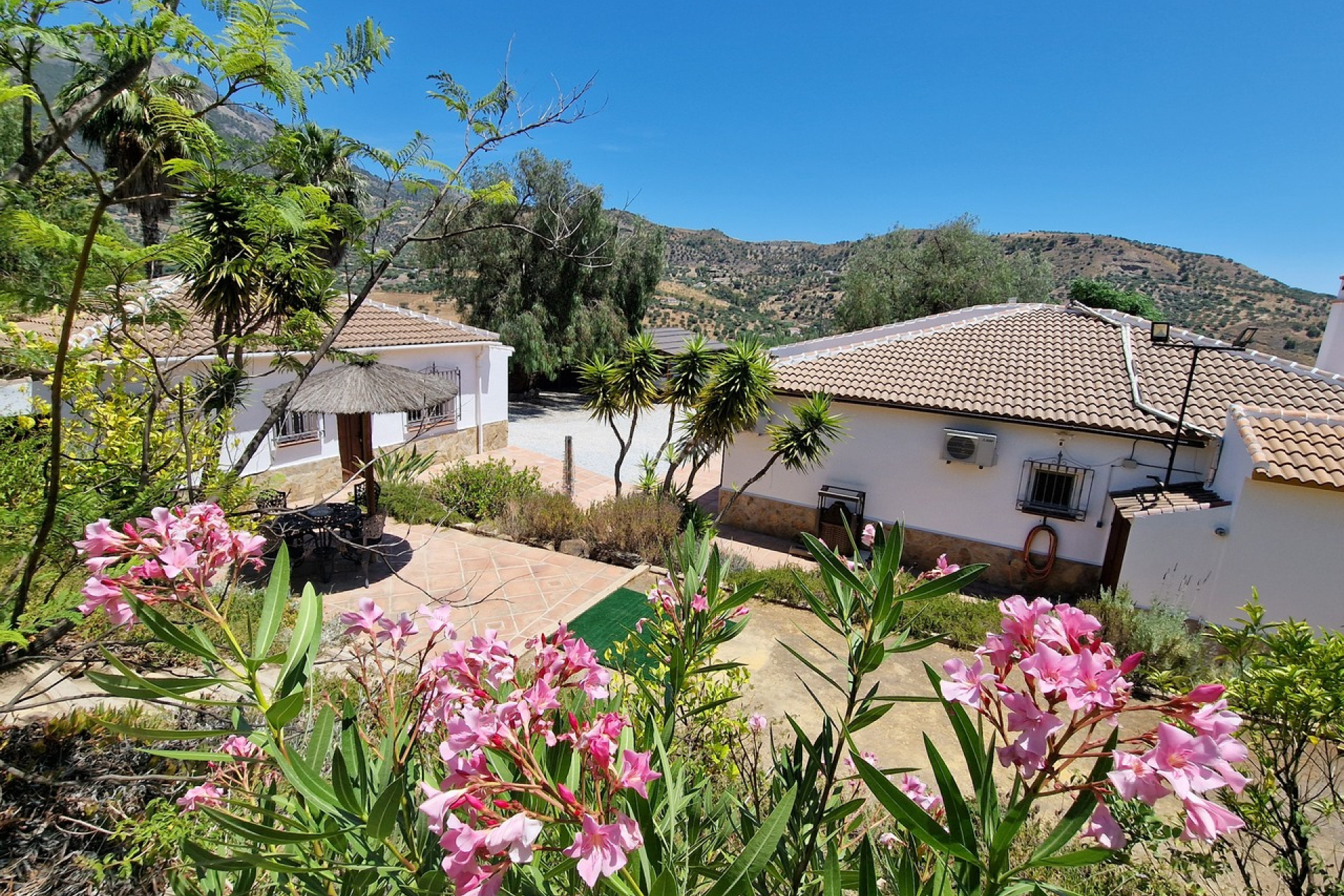 Resale - Villa - Alcaucín - Inland