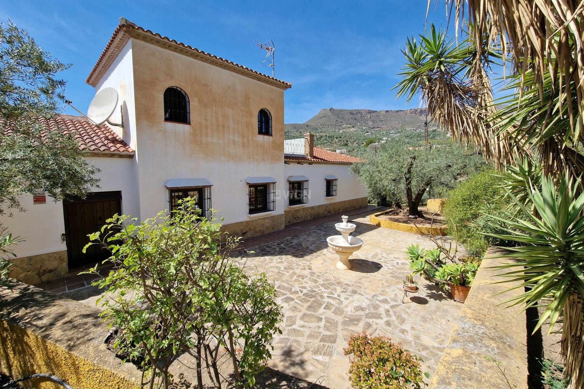 Resale - Villa - Alcaucín - Inland