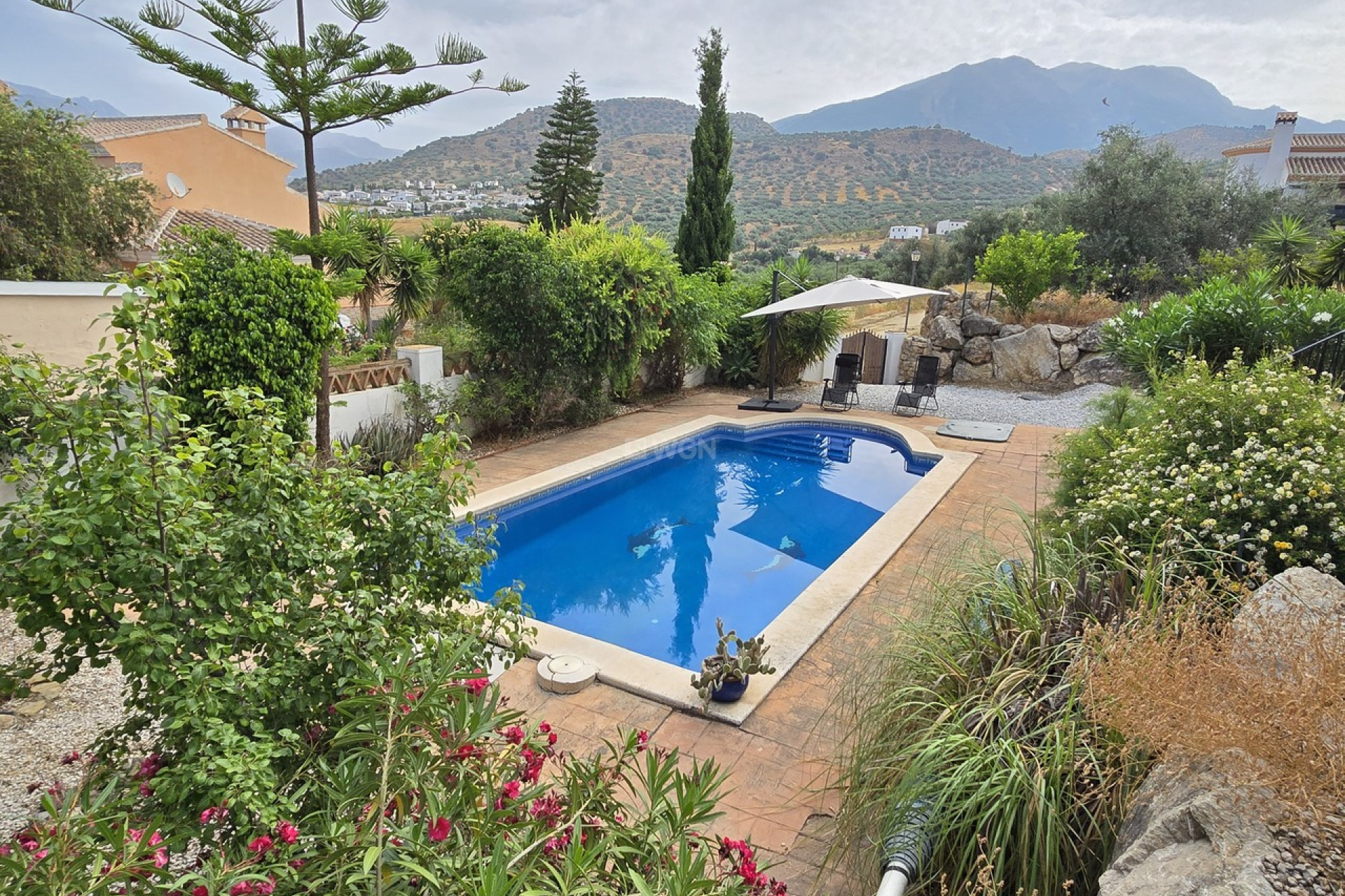 Resale - Villa - Alcaucín - Inland